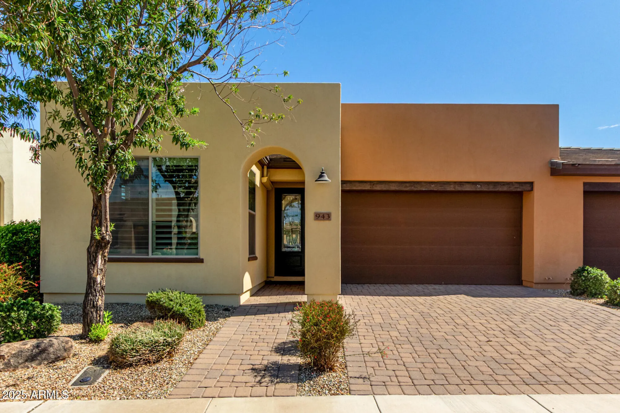 Property Slideshow image 2 of 36 | 943 e cobble stone dr, Queen Creek, AZ, 85140