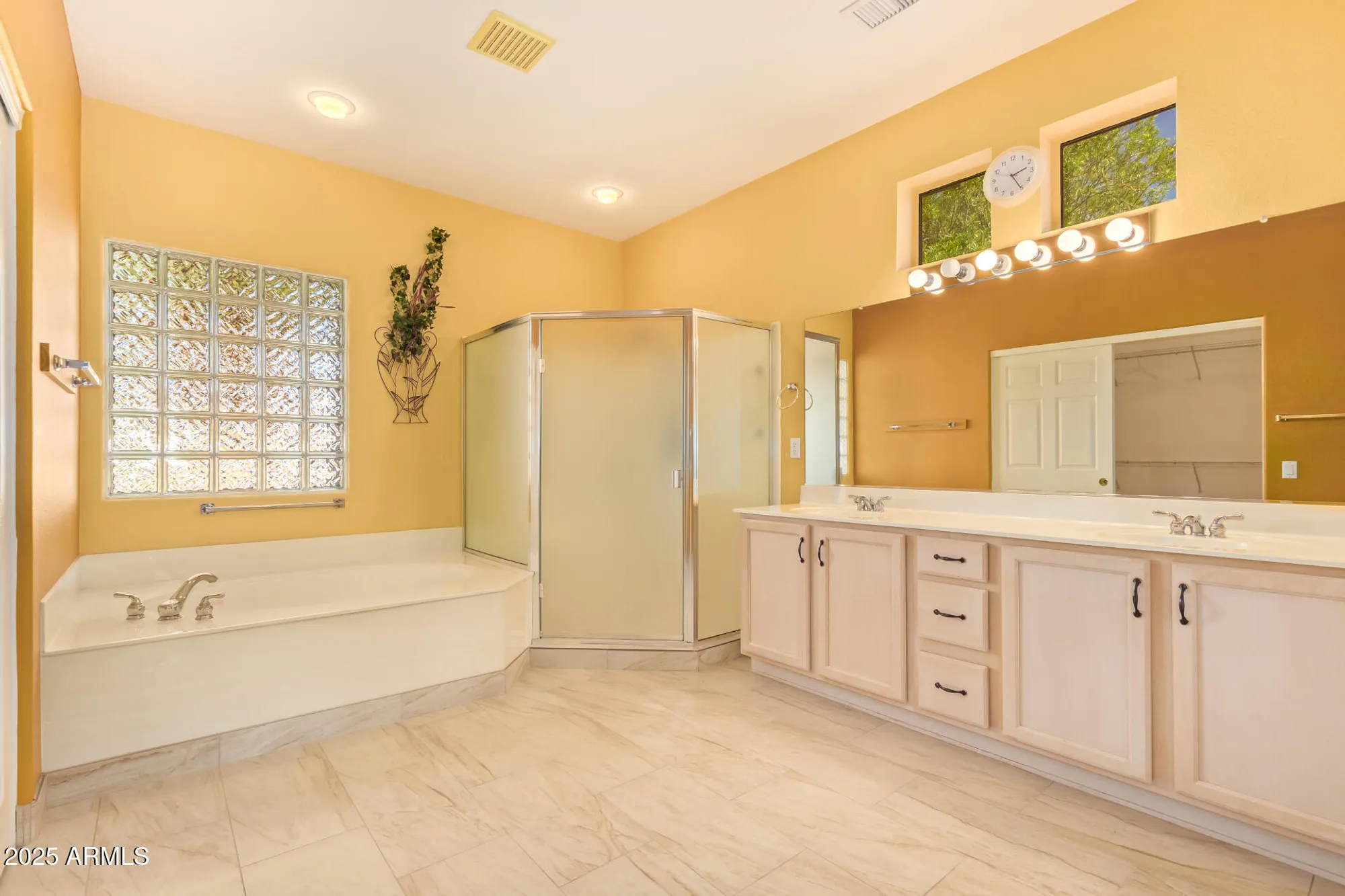 Property Slideshow image 12 of 22 | 16019 w kino dr, Surprise, AZ, 85374