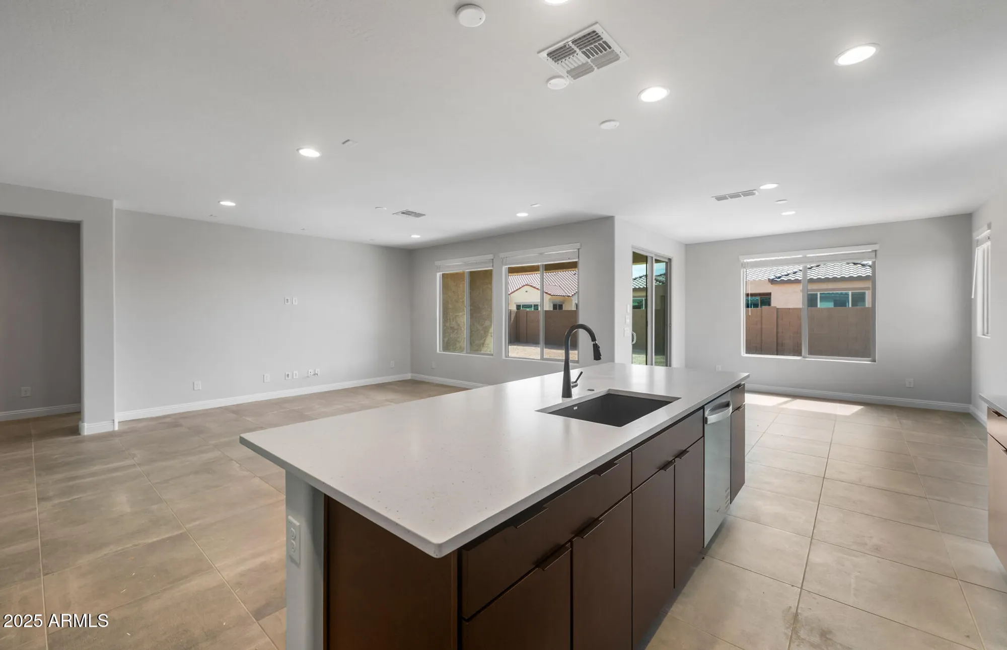 Property Slideshow image 15 of 35 | 7915 w cactus wren way, Florence, AZ, 85132