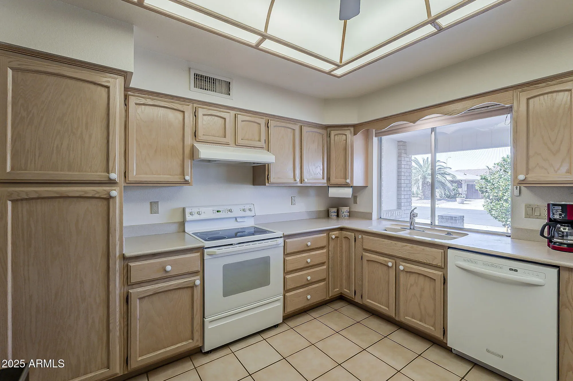 Property Slideshow image 14 of 34 | 7941 e navarro ave, Mesa, AZ, 85209