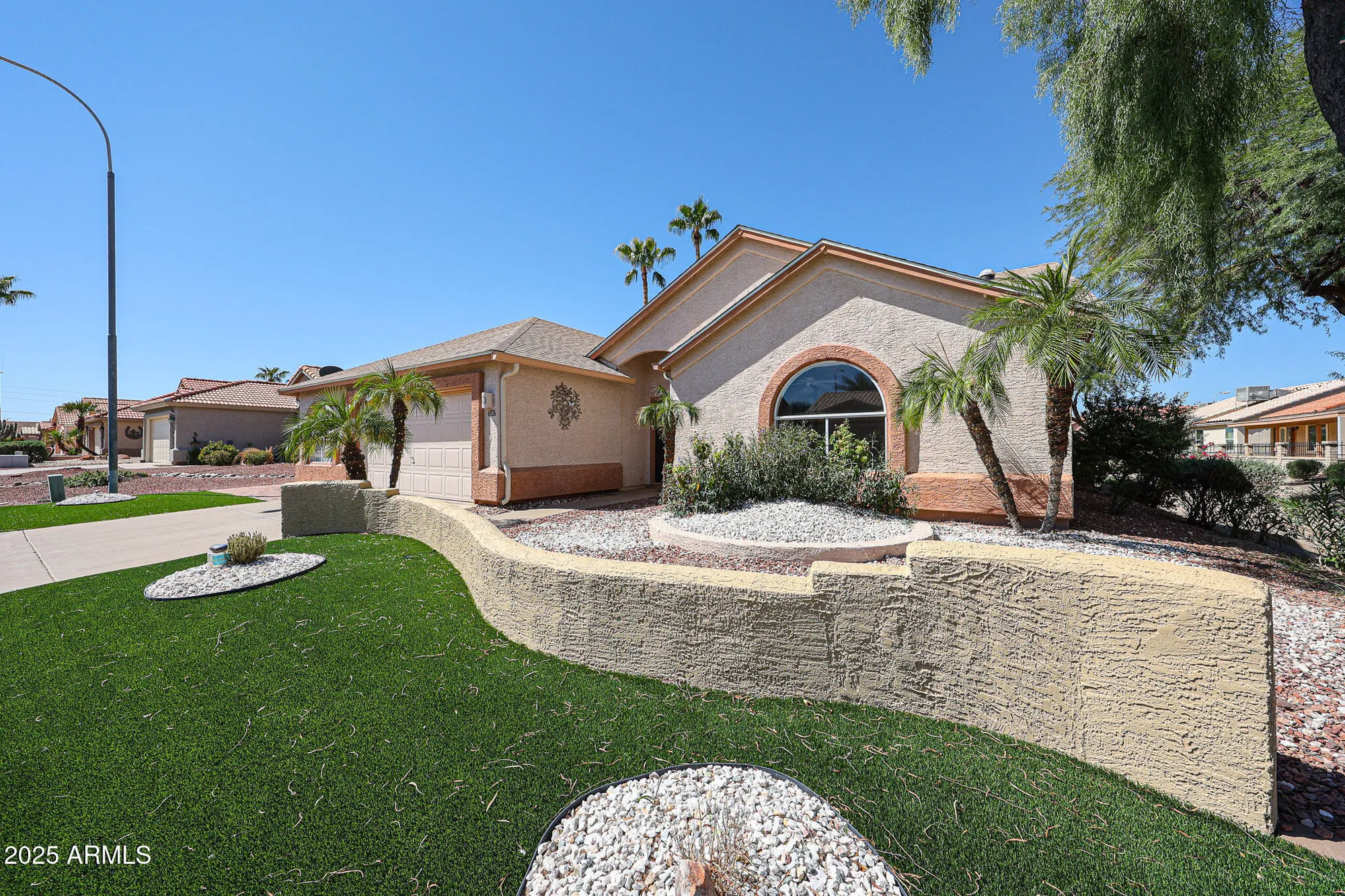 Property Slideshow image 1 of 38 | 6926 s oakmont dr, Chandler, AZ, 85249
