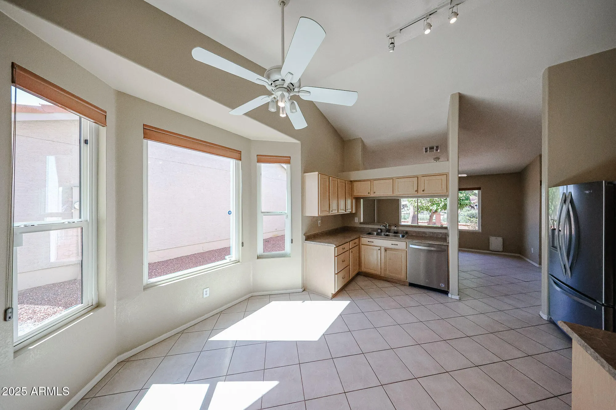 Property Slideshow image 14 of 38 | 6926 s oakmont dr, Chandler, AZ, 85249
