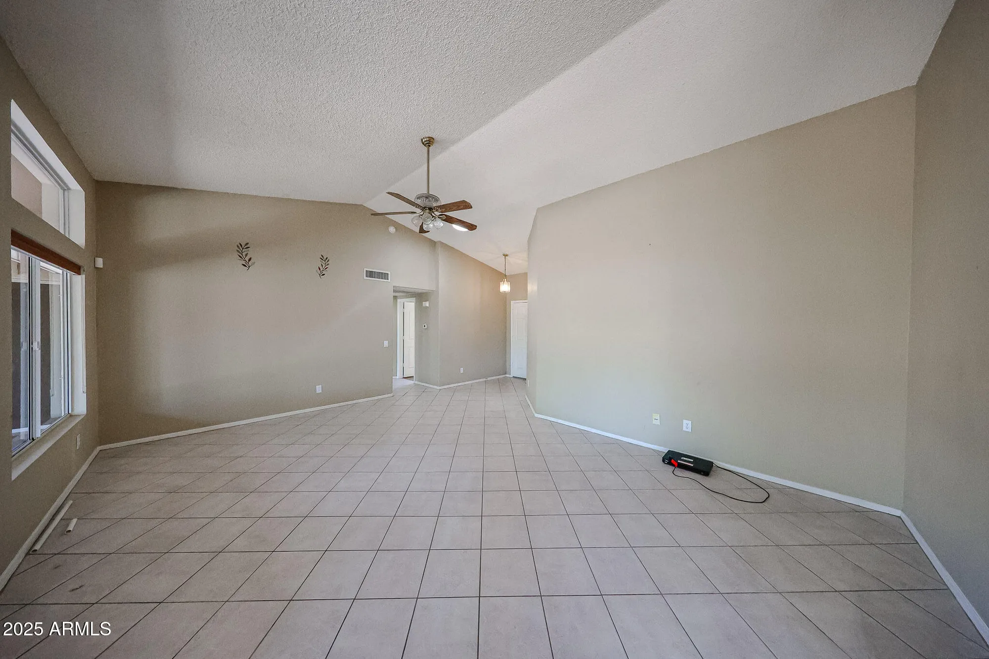 Property Slideshow image 8 of 38 | 6926 s oakmont dr, Chandler, AZ, 85249