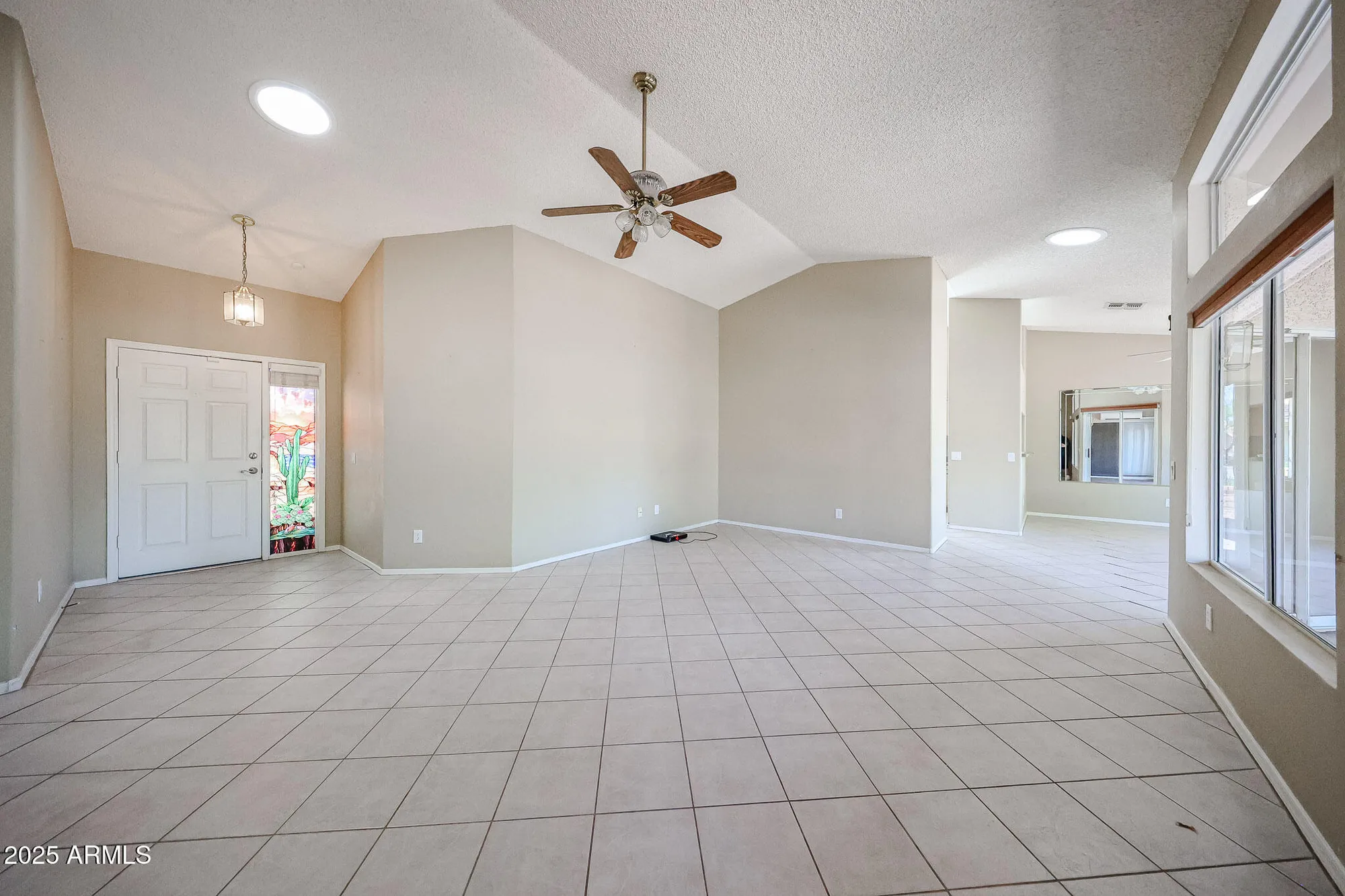 Property Slideshow image 7 of 38 | 6926 s oakmont dr, Chandler, AZ, 85249