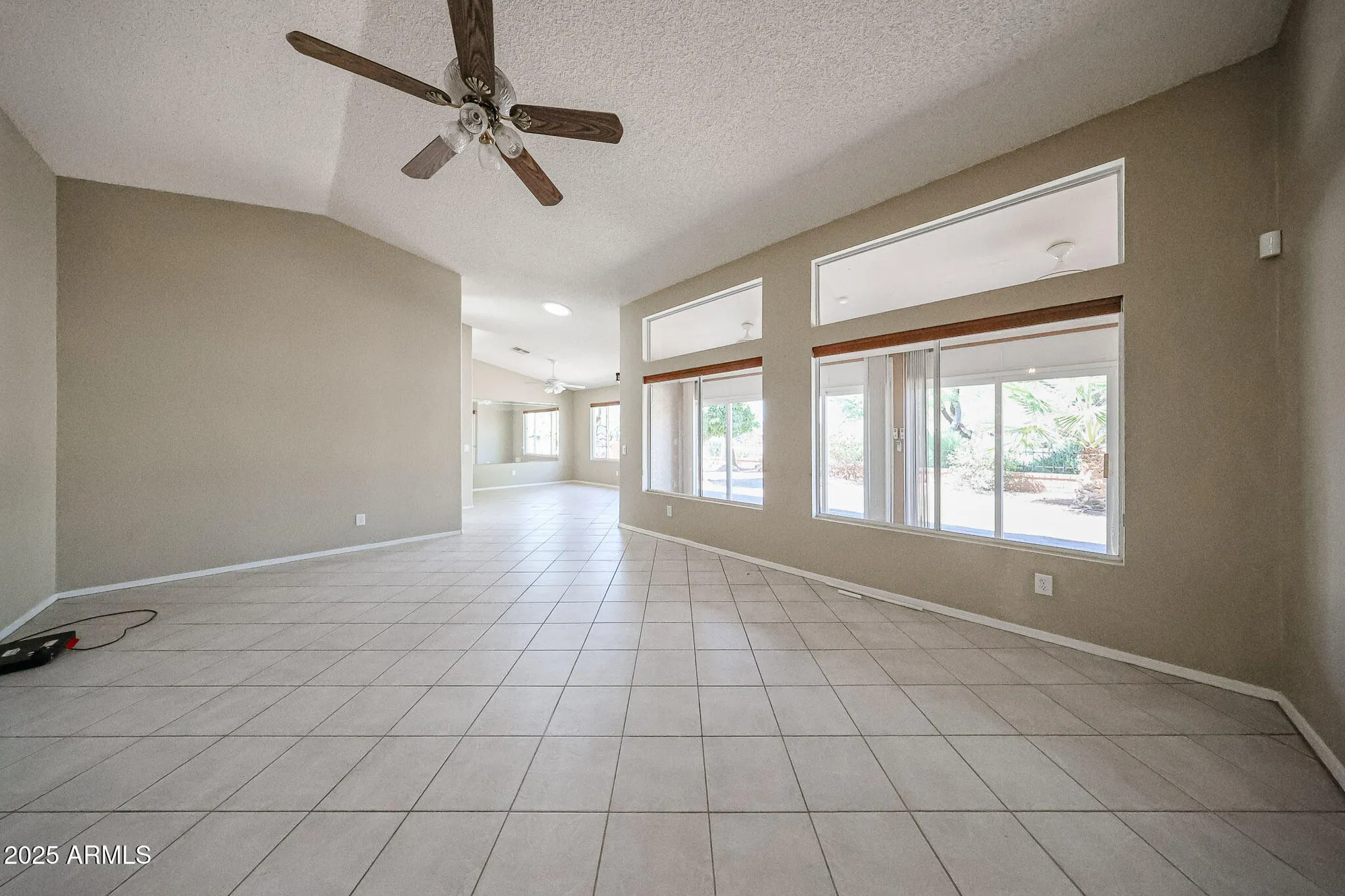 Property Slideshow image 3 of 38 | 6926 s oakmont dr, Chandler, AZ, 85249