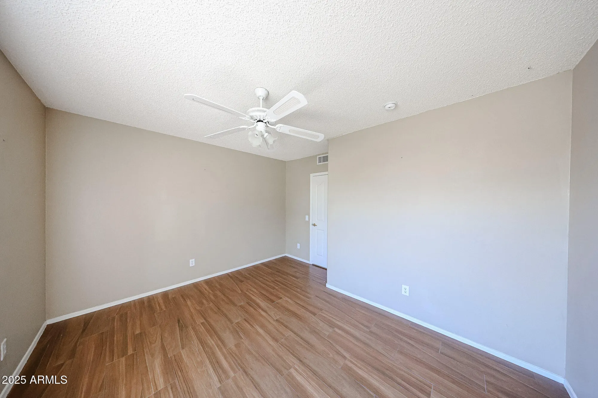 Property Slideshow image 22 of 38 | 6926 s oakmont dr, Chandler, AZ, 85249