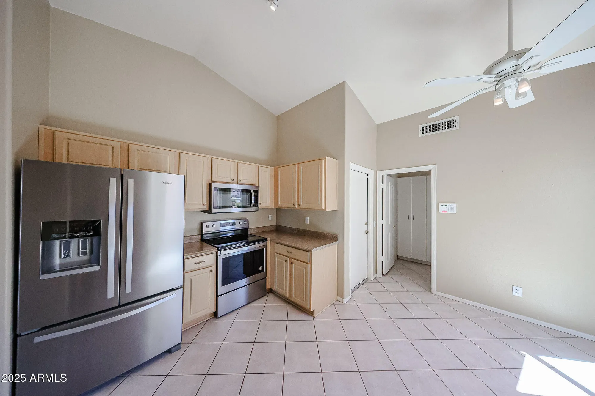 Property Slideshow image 11 of 38 | 6926 s oakmont dr, Chandler, AZ, 85249
