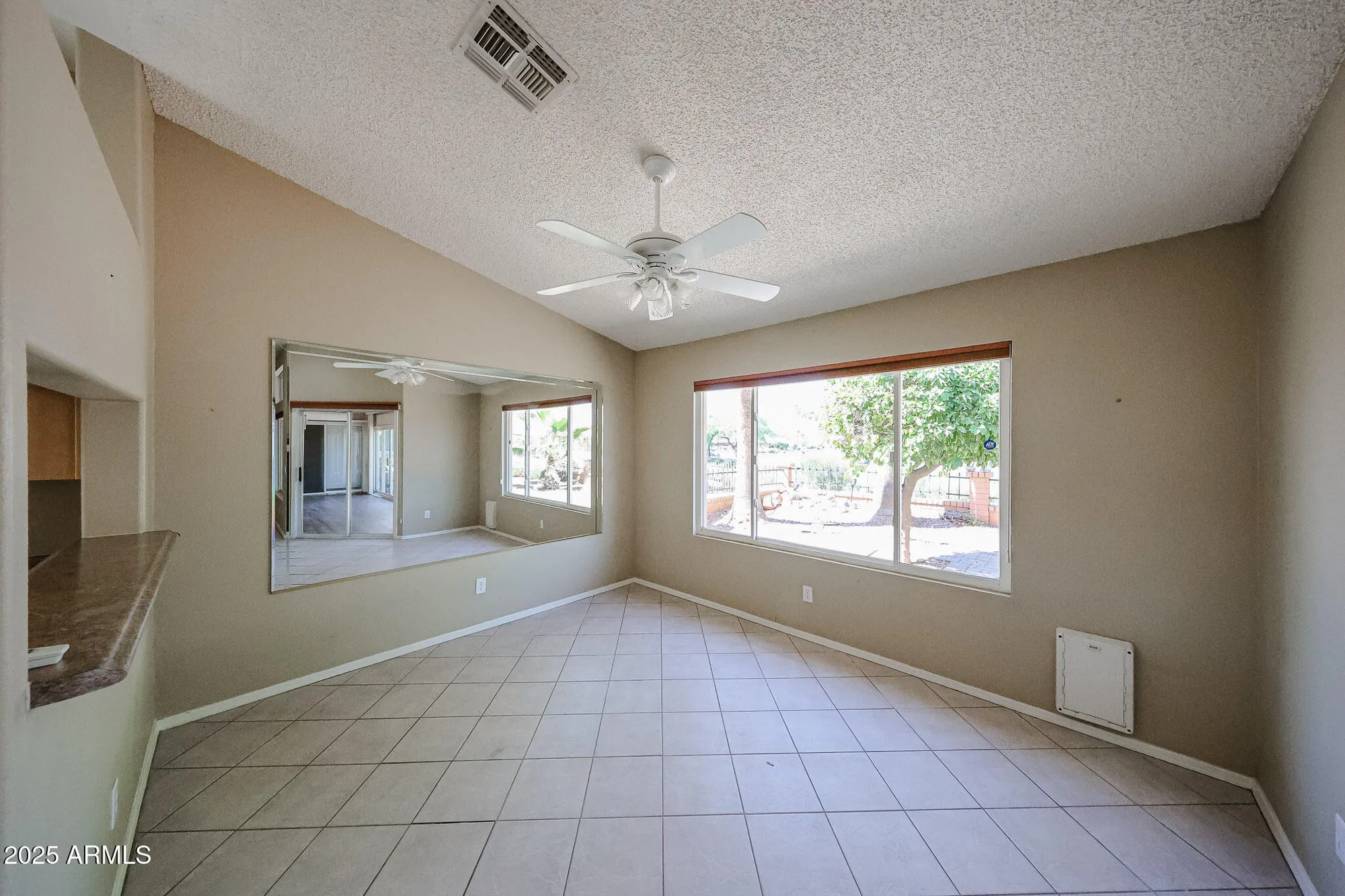 Property Slideshow image 15 of 38 | 6926 s oakmont dr, Chandler, AZ, 85249