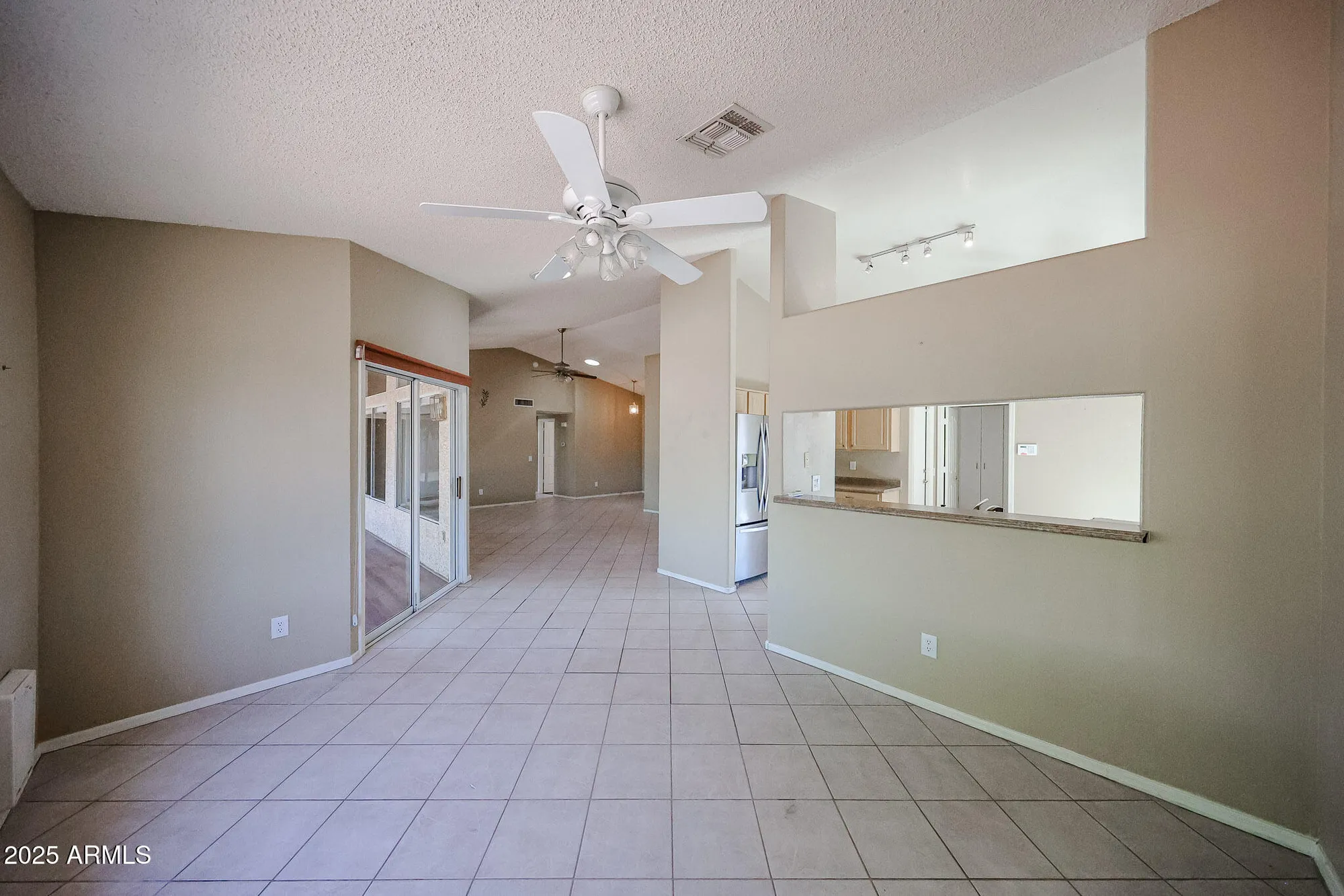 Property Slideshow image 10 of 38 | 6926 s oakmont dr, Chandler, AZ, 85249