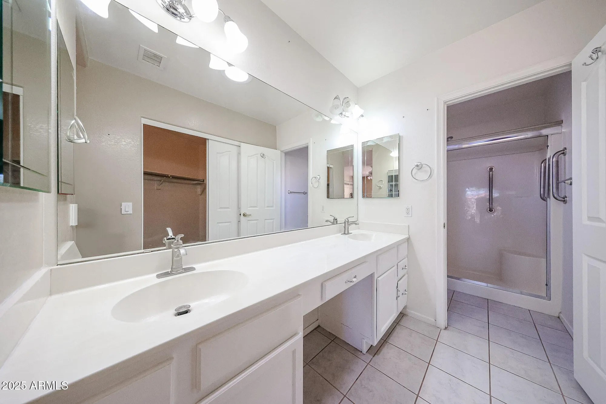 Property Slideshow image 18 of 38 | 6926 s oakmont dr, Chandler, AZ, 85249