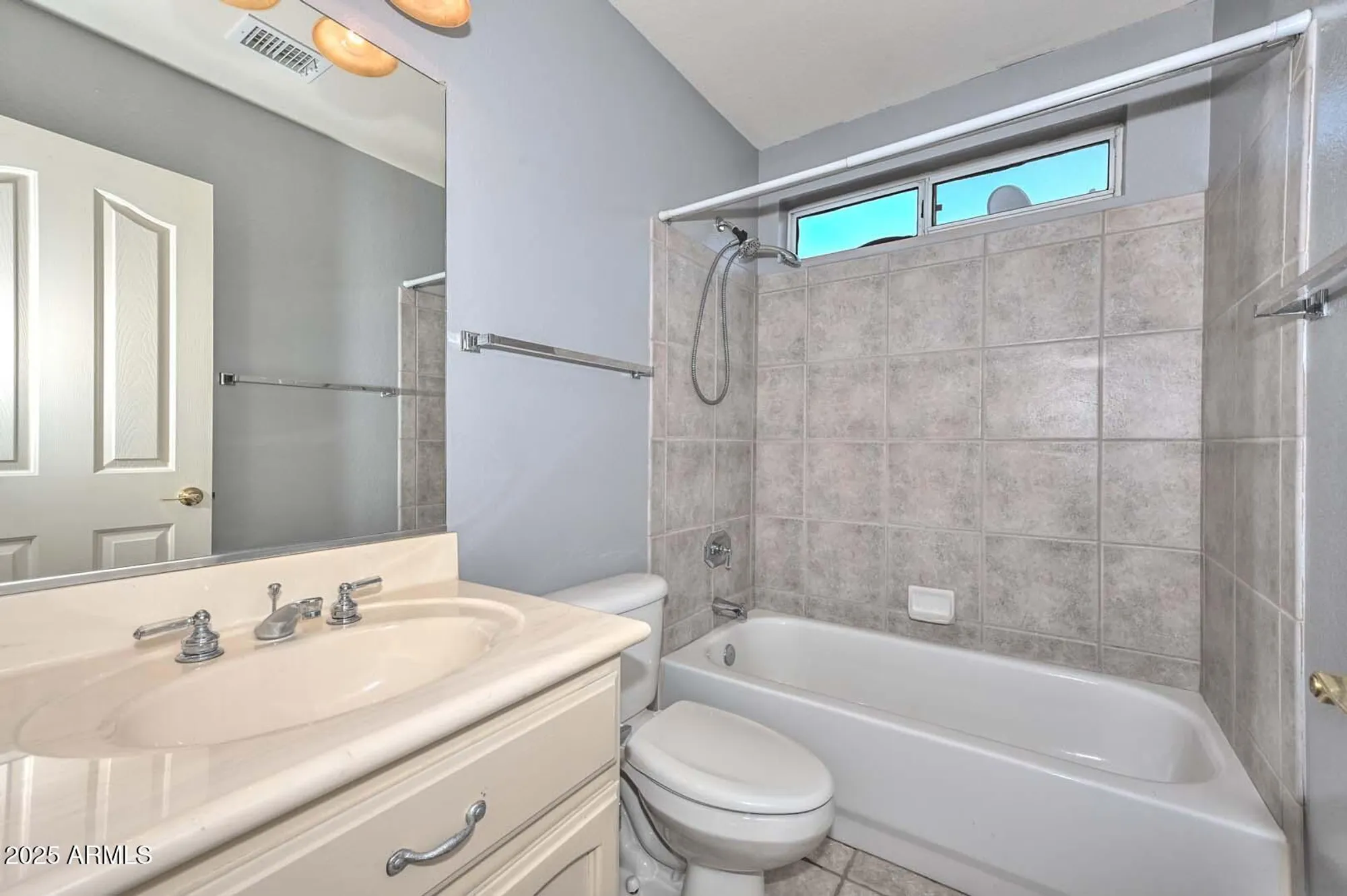 Property Slideshow image 27 of 60 | 15055 w catalina dr, Goodyear, AZ, 85395