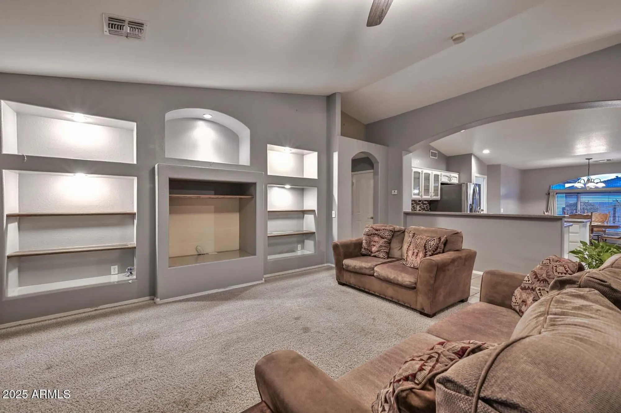 Property Slideshow image 12 of 60 | 15055 w catalina dr, Goodyear, AZ, 85395