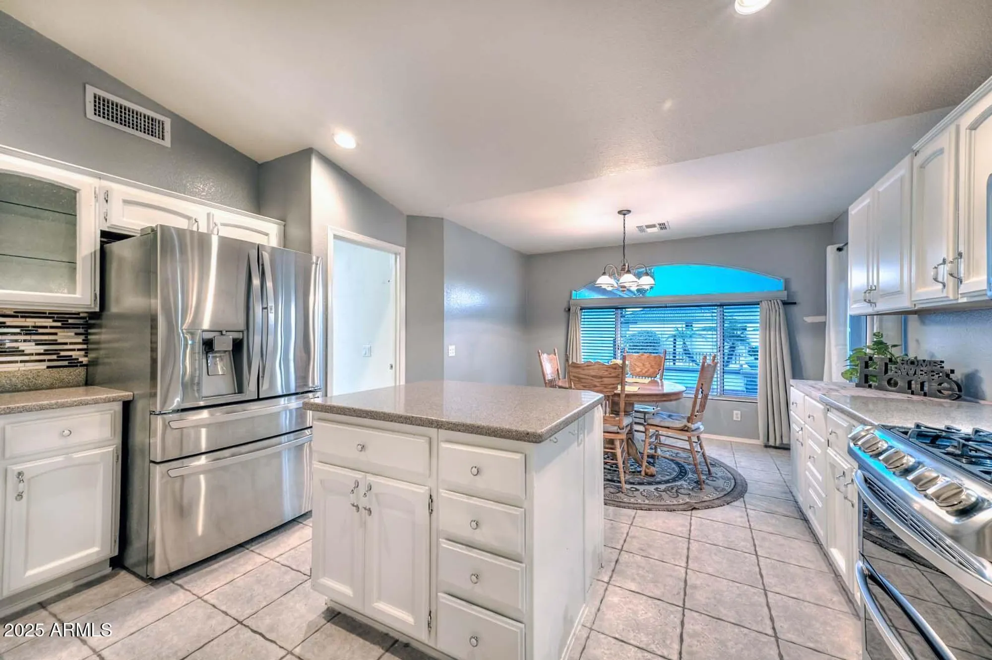 Property Slideshow image 14 of 60 | 15055 w catalina dr, Goodyear, AZ, 85395