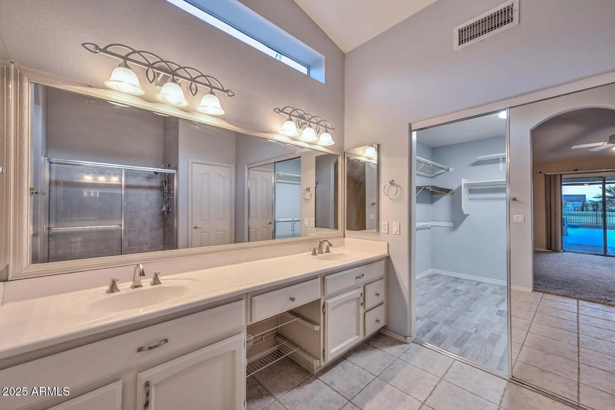 Property Slideshow image 22 of 60 | 15055 w catalina dr, Goodyear, AZ, 85395