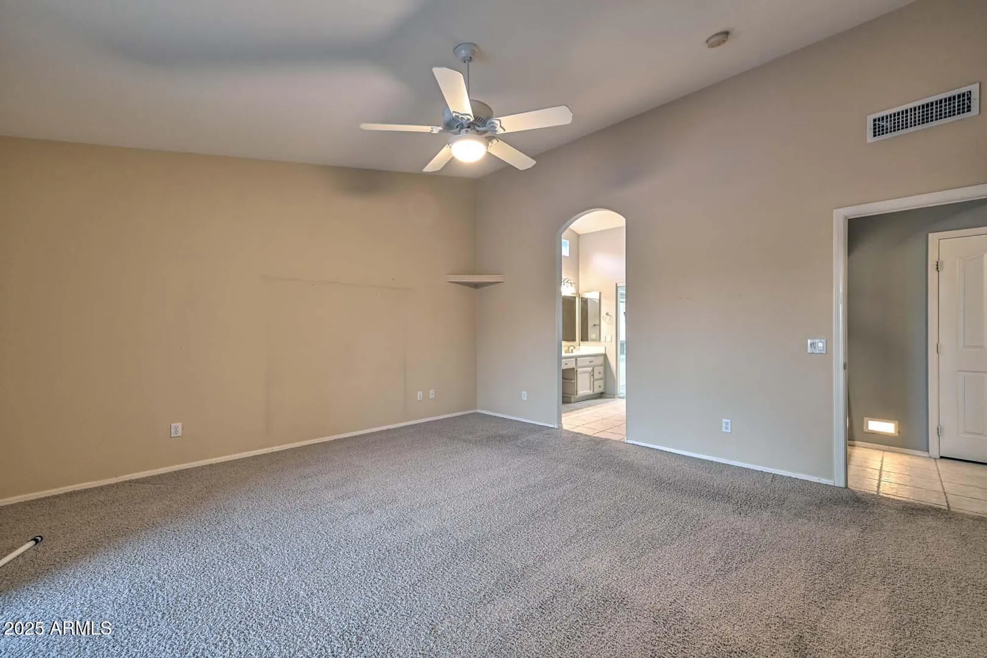Property Slideshow image 20 of 60 | 15055 w catalina dr, Goodyear, AZ, 85395