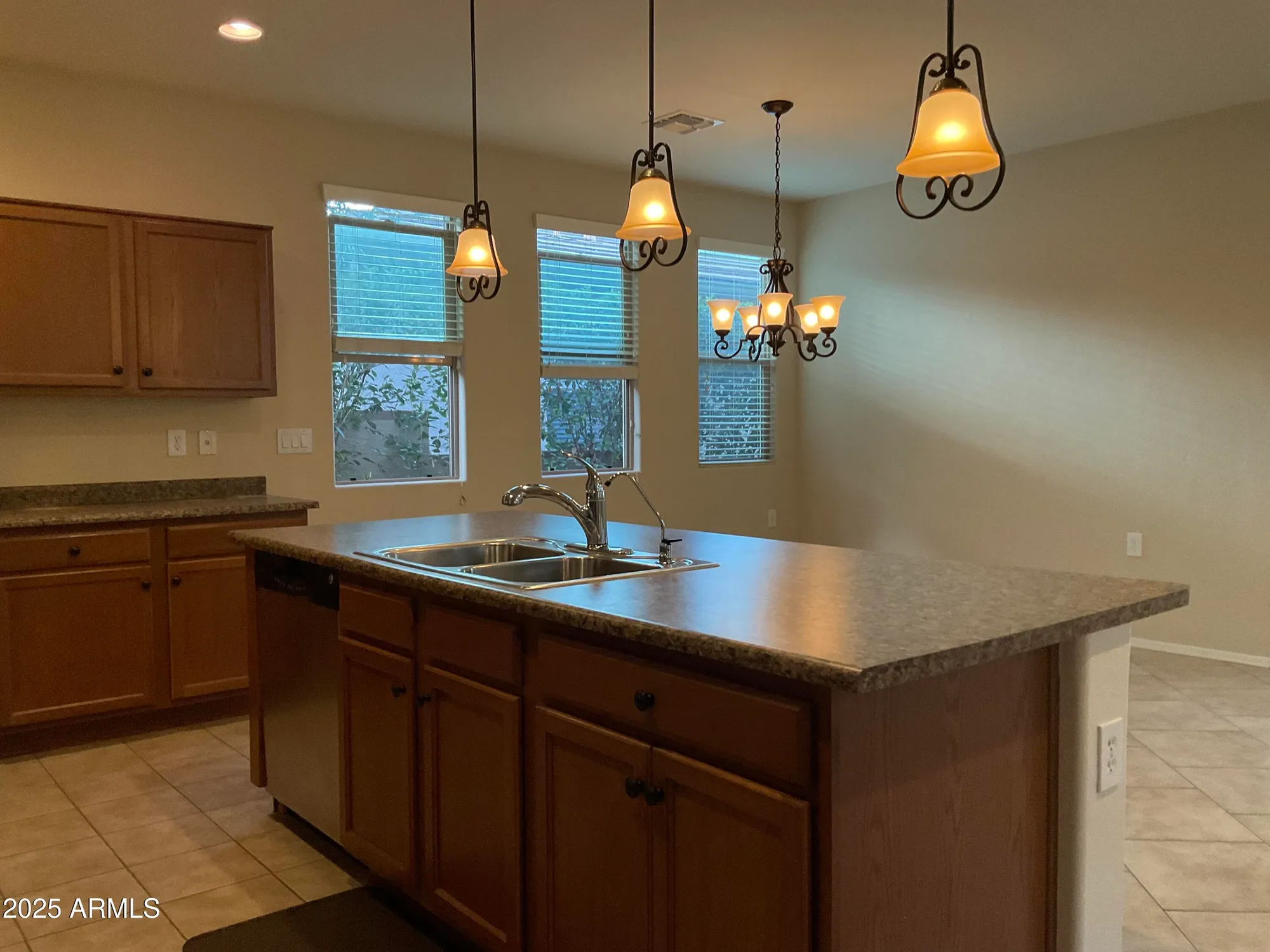 Property Slideshow image 18 of 38 | 13979 e cheavront loop, Vail, AZ, 85641