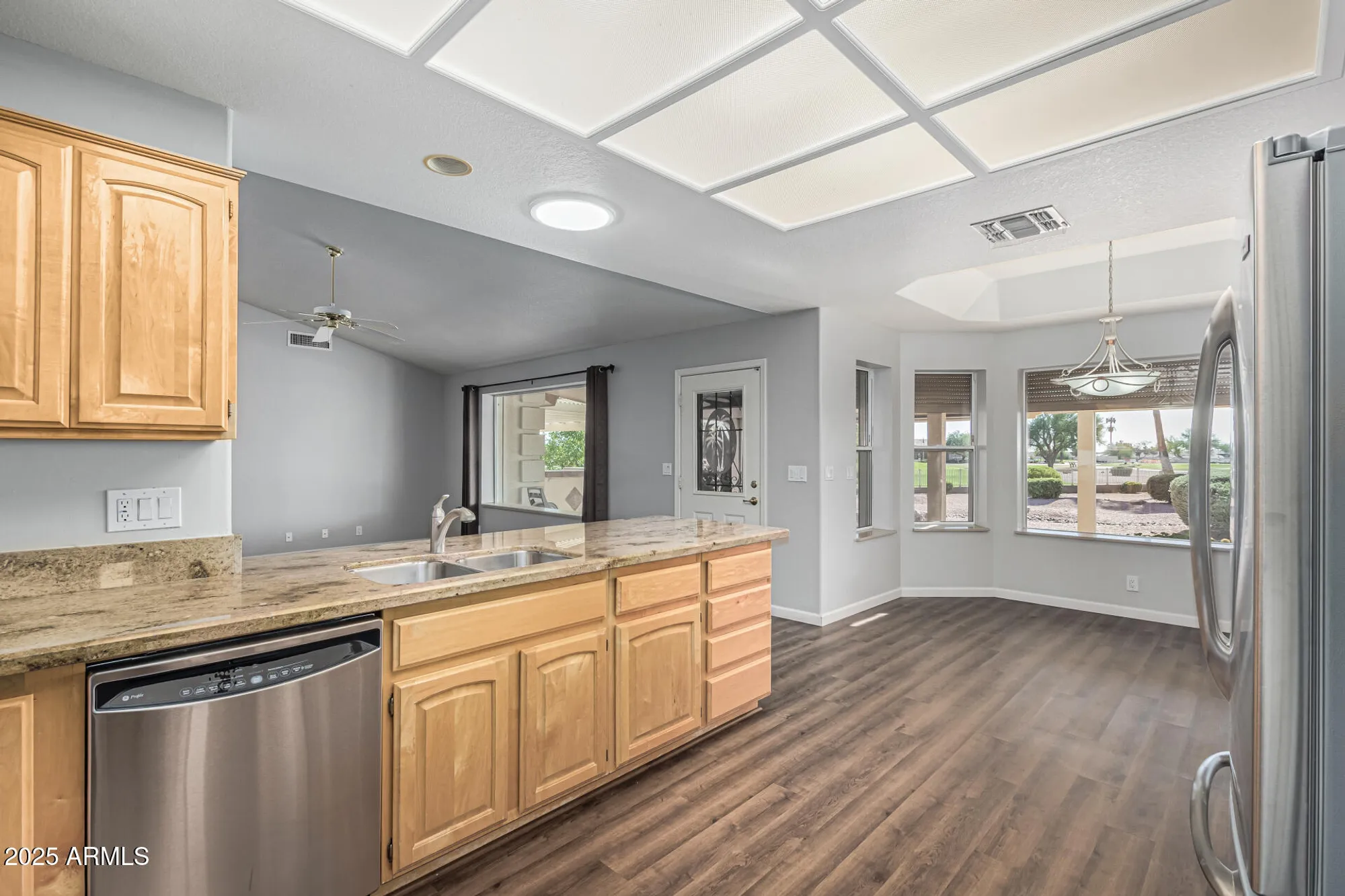 Property Slideshow image 13 of 49 | 11205 e laguna azul cir, Mesa, AZ, 85209