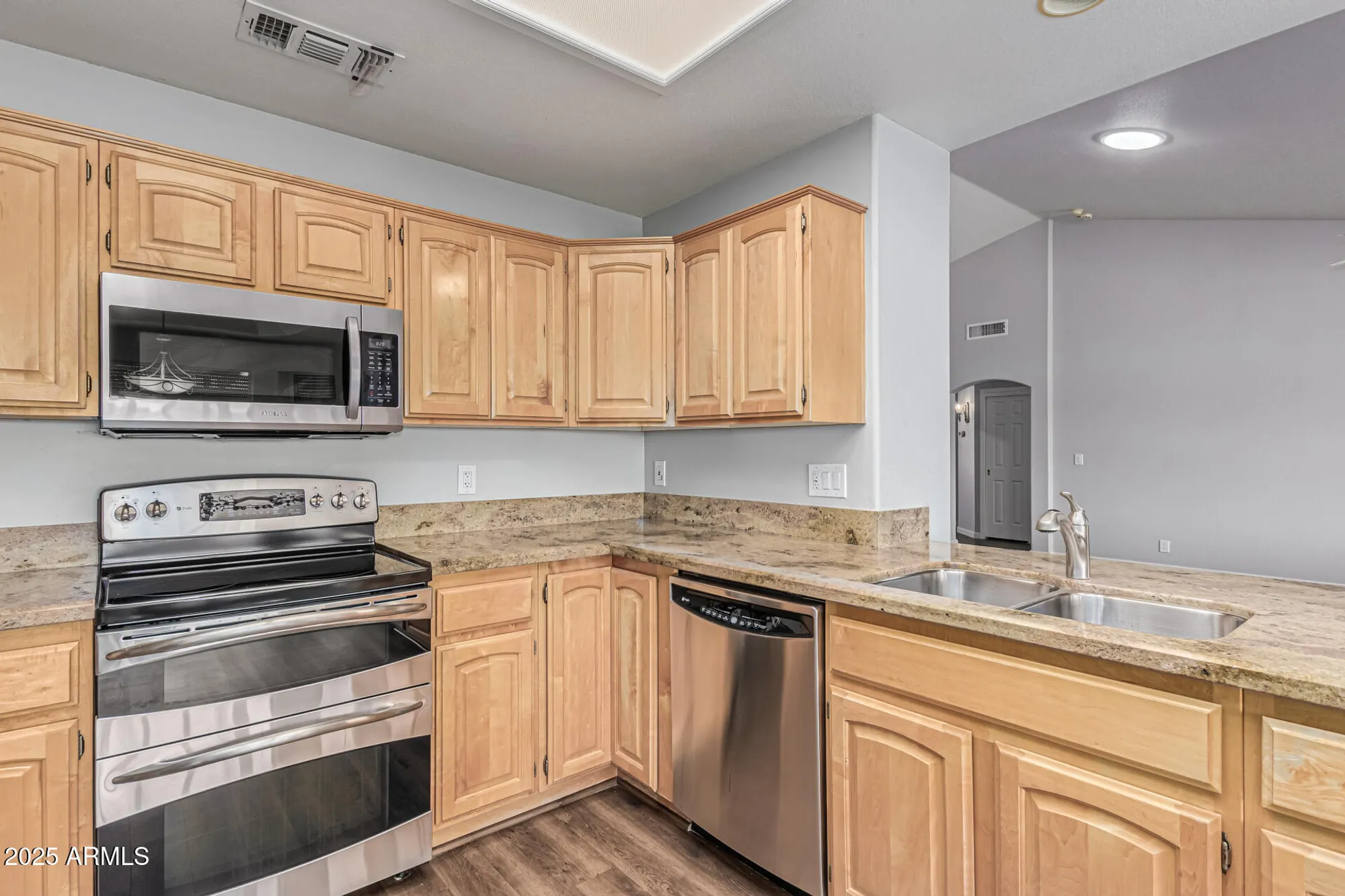 Property Slideshow image 14 of 49 | 11205 e laguna azul cir, Mesa, AZ, 85209