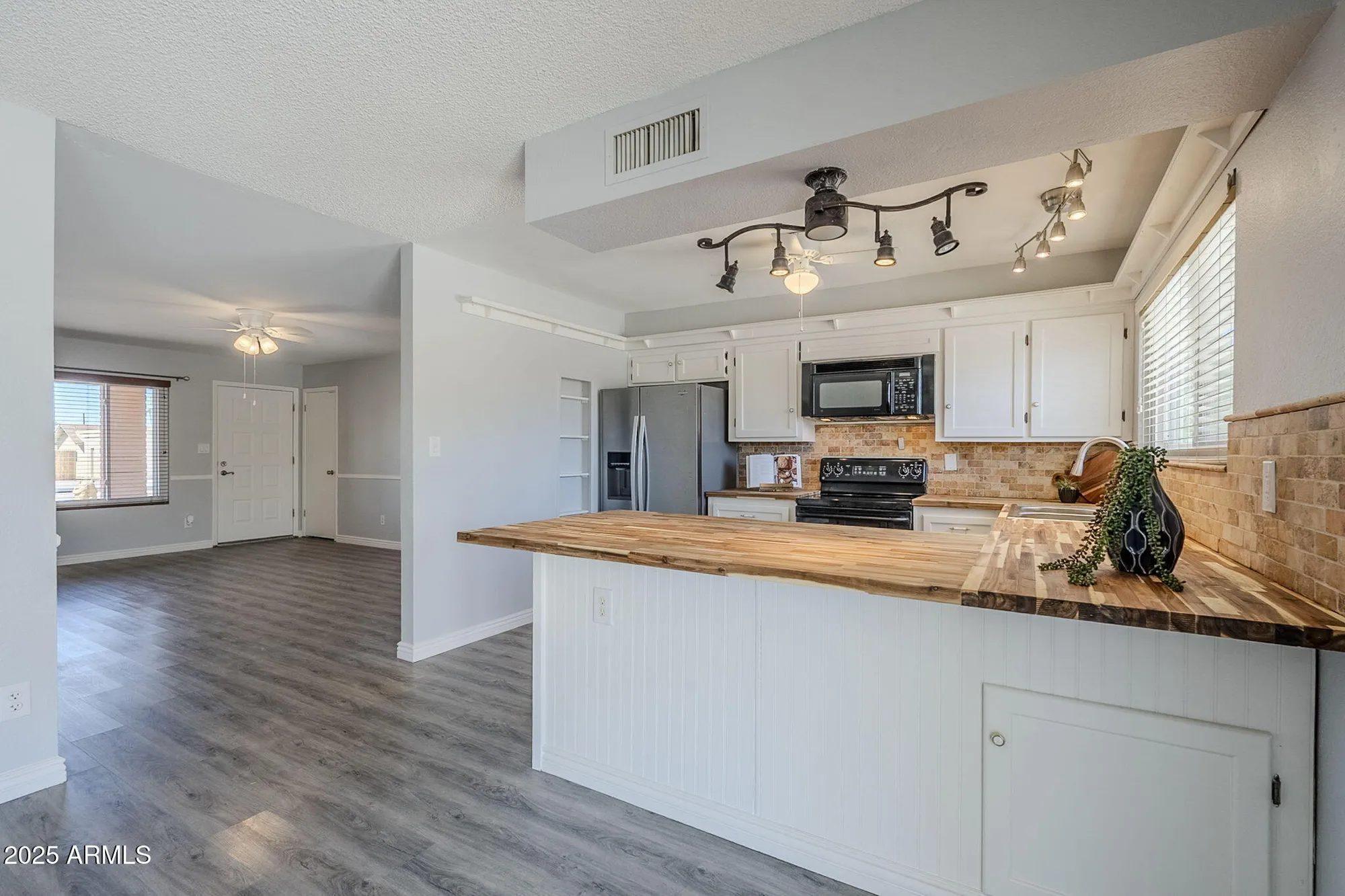 Property Slideshow image 11 of 44 | 1139 s 82nd way, Mesa, AZ, 85208