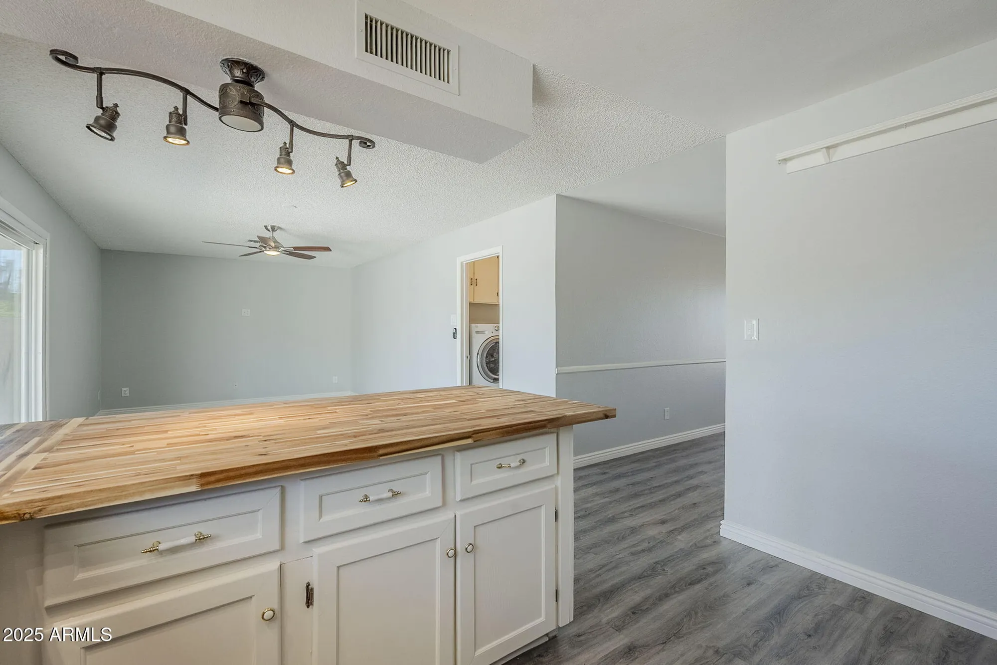 Property Slideshow image 14 of 44 | 1139 s 82nd way, Mesa, AZ, 85208