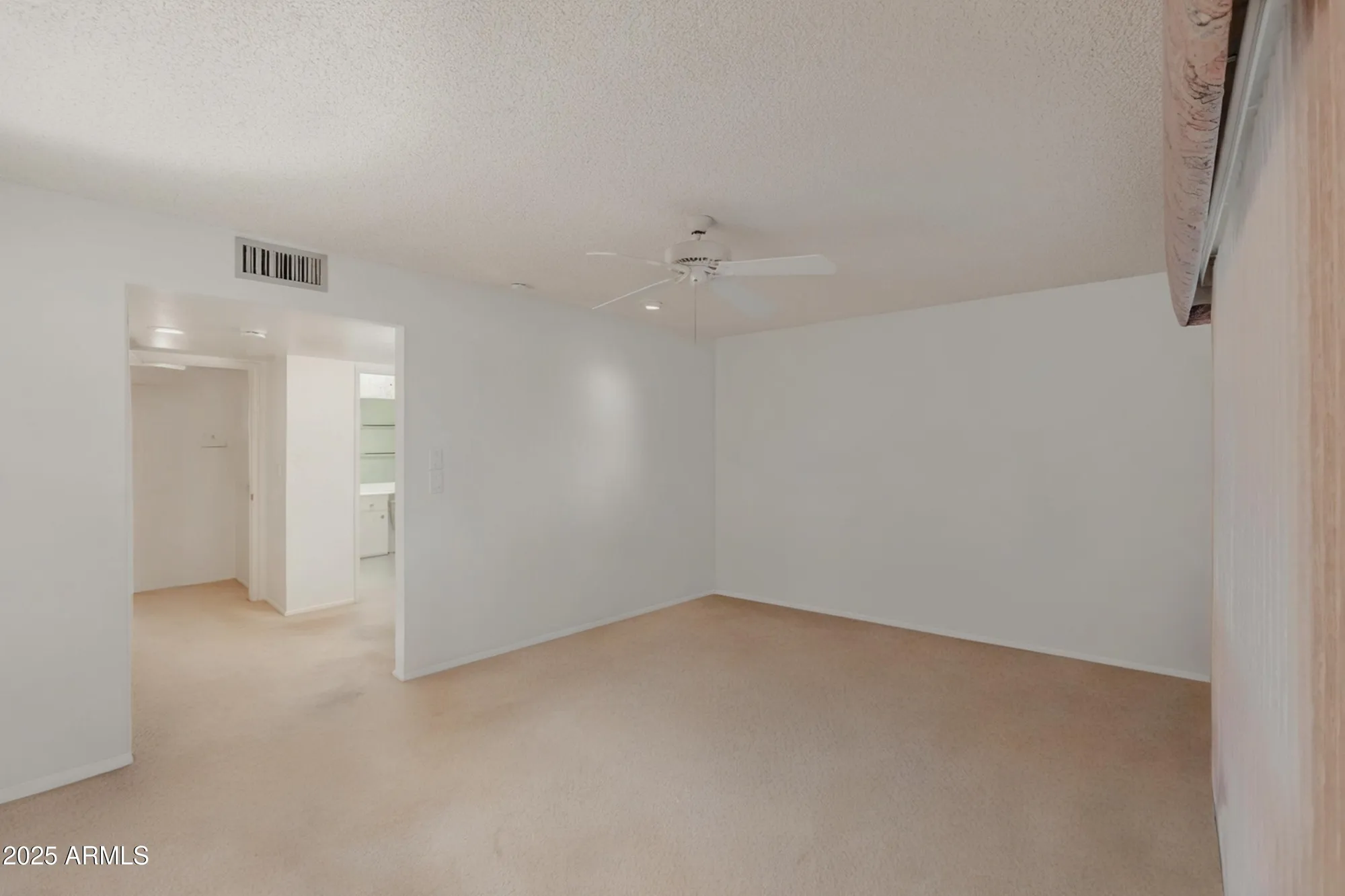 Property Slideshow image 10 of 20 | 14240 n crimson dr, Sun City, AZ, 85351