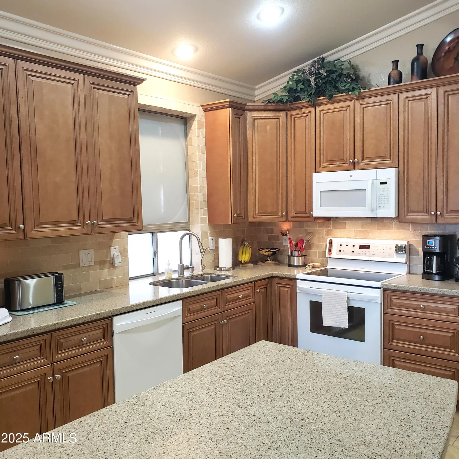 Property Slideshow image 12 of 38 | 18093 w skyline dr, Surprise, AZ, 85374