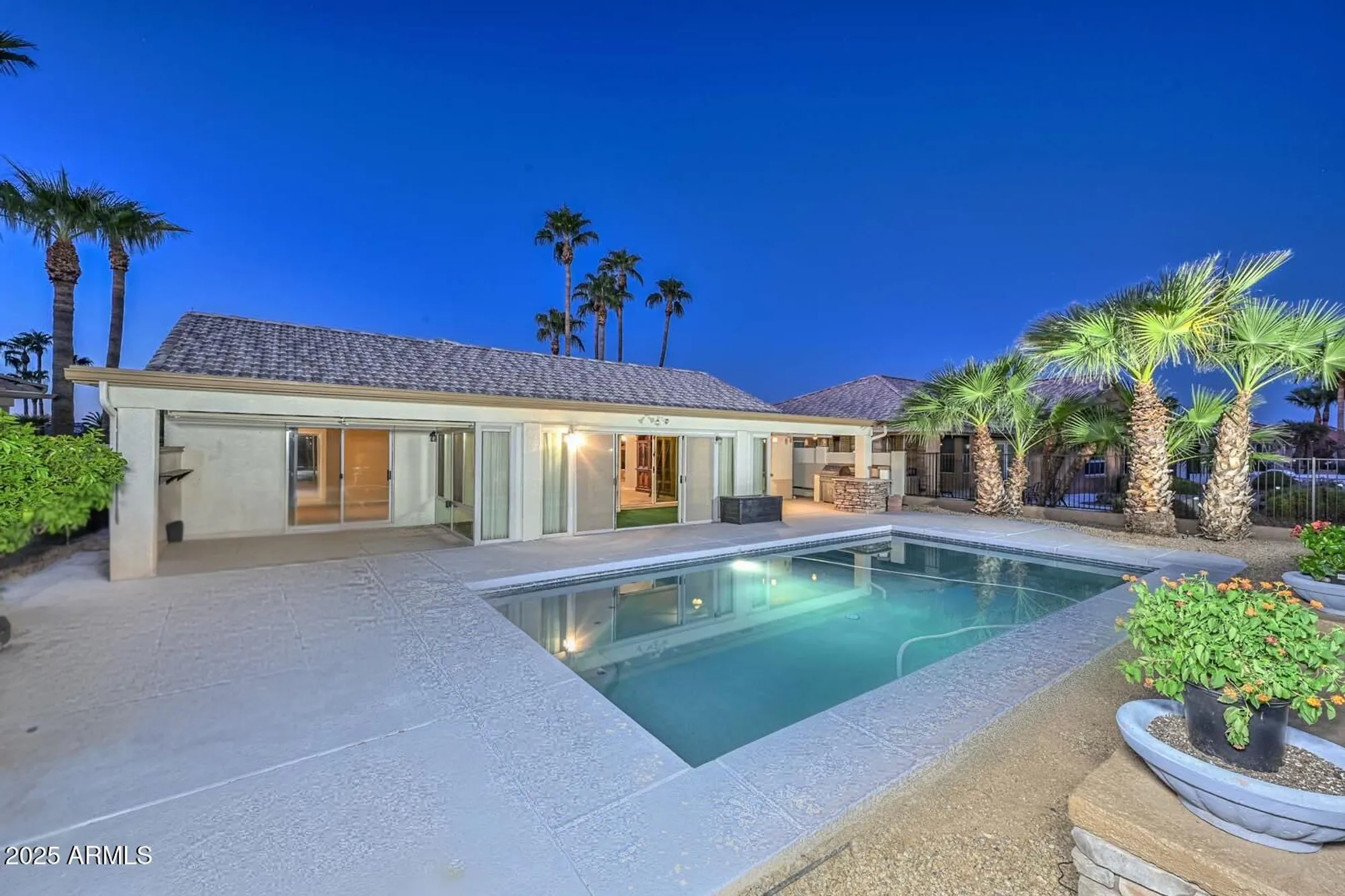 Property Slideshow image 4 of 60 | 15055 w catalina dr, Goodyear, AZ, 85395