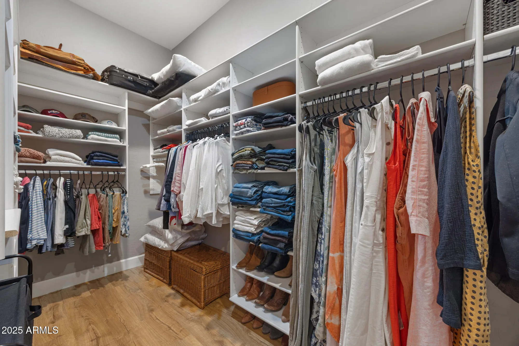 Property Slideshow image 16 of 73 | 41646 n emerald lake dr, Anthem, AZ, 85086