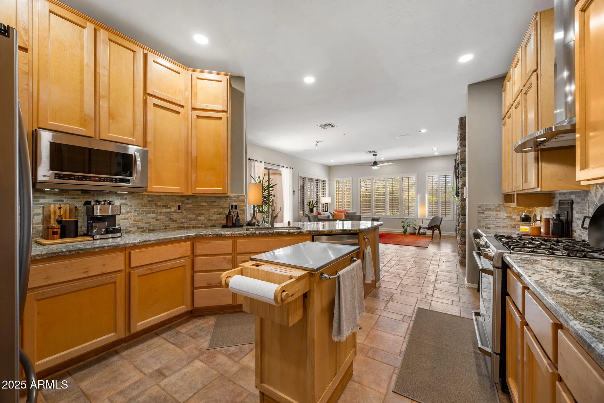 Property Slideshow image 11 of 73 | 41646 n emerald lake dr, Anthem, AZ, 85086