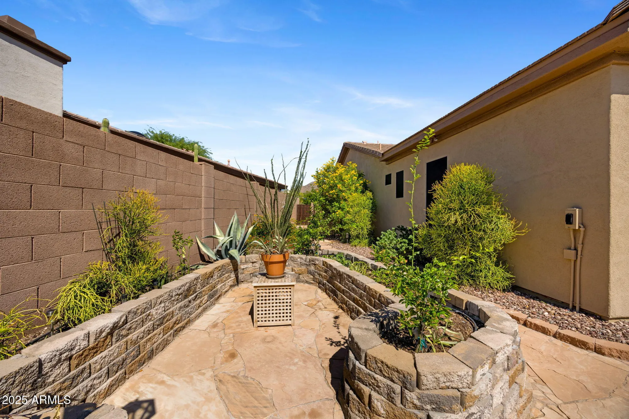 Property Slideshow image 43 of 73 | 41646 n emerald lake dr, Anthem, AZ, 85086
