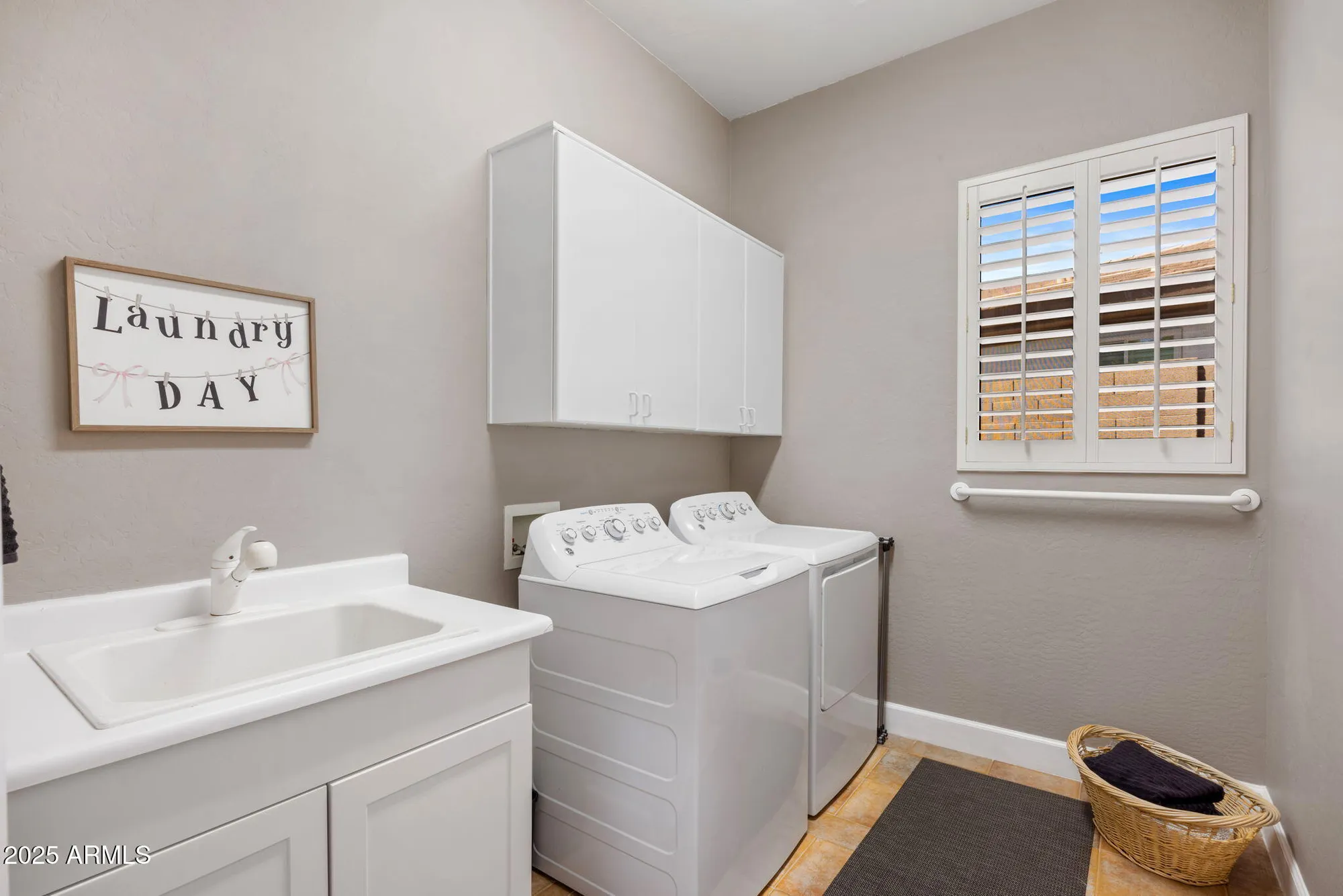 Property Slideshow image 26 of 73 | 41646 n emerald lake dr, Anthem, AZ, 85086