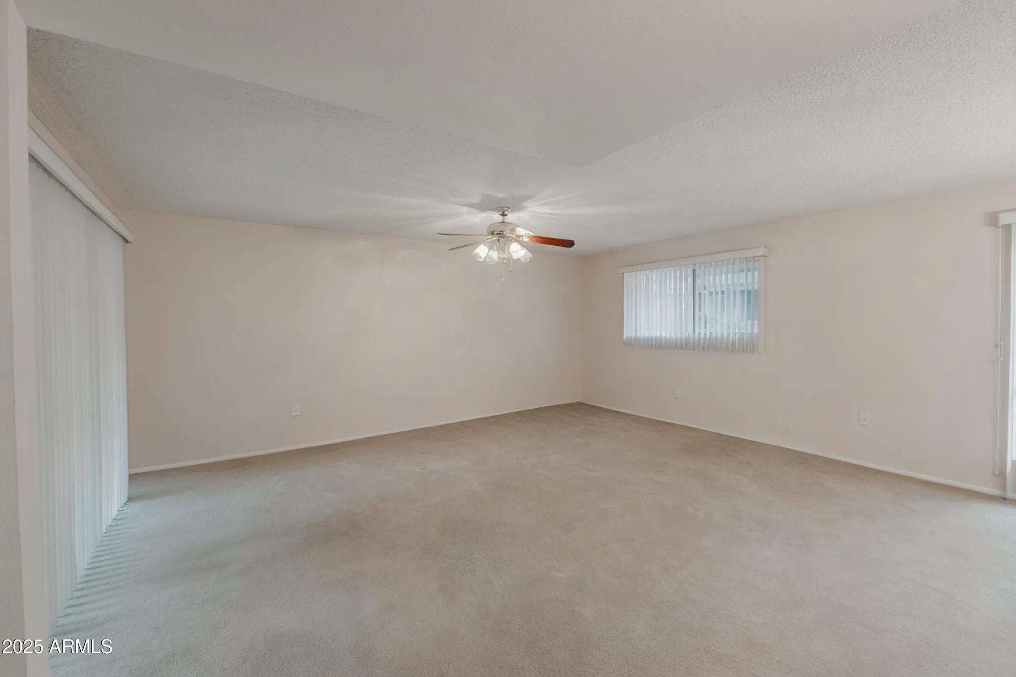 Property Slideshow image 16 of 20 | 14240 n crimson dr, Sun City, AZ, 85351