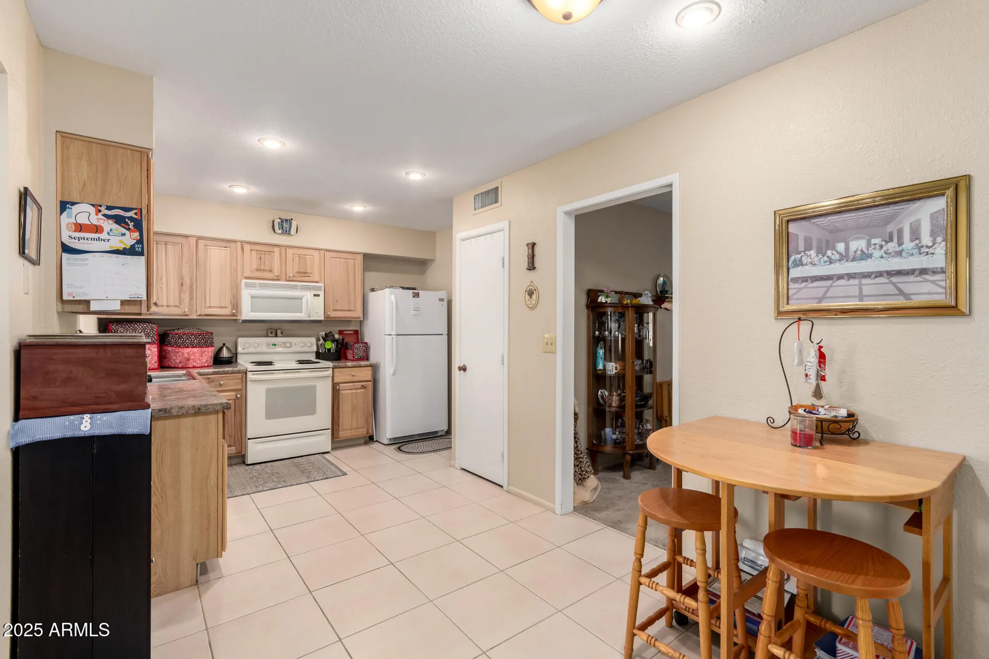 Property Slideshow image 2 of 11 | 10885 w santa fe dr, Sun City, AZ, 85351