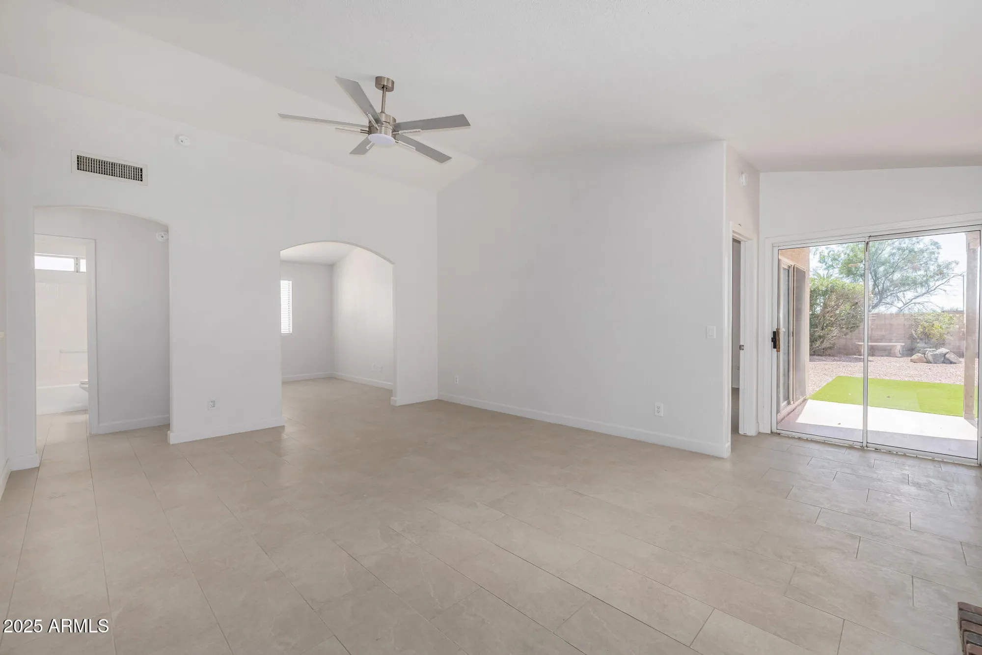 Property Slideshow image 4 of 28 | 10659 w yukon dr, Peoria, AZ, 85382