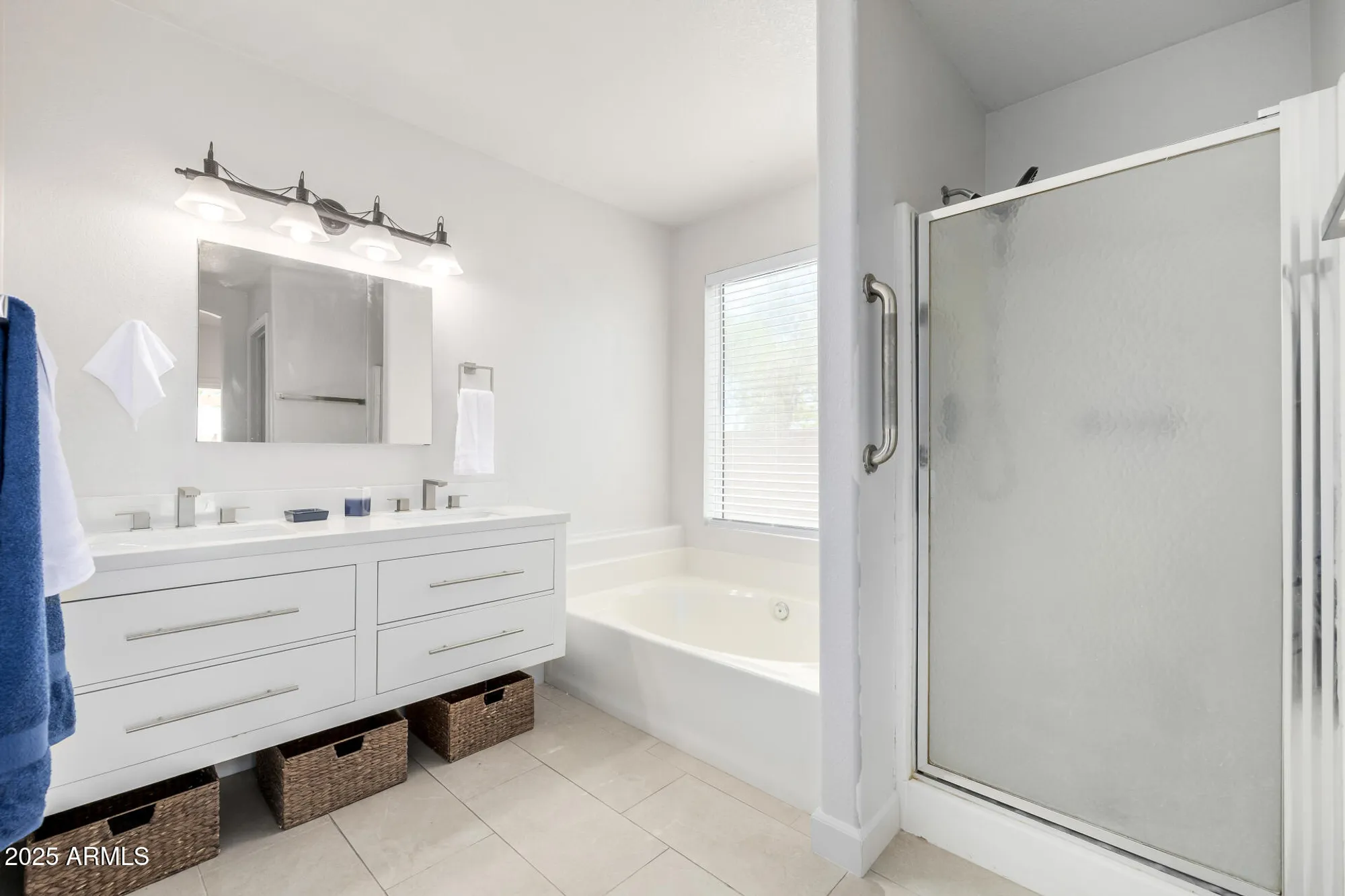 Property Slideshow image 14 of 28 | 10659 w yukon dr, Peoria, AZ, 85382