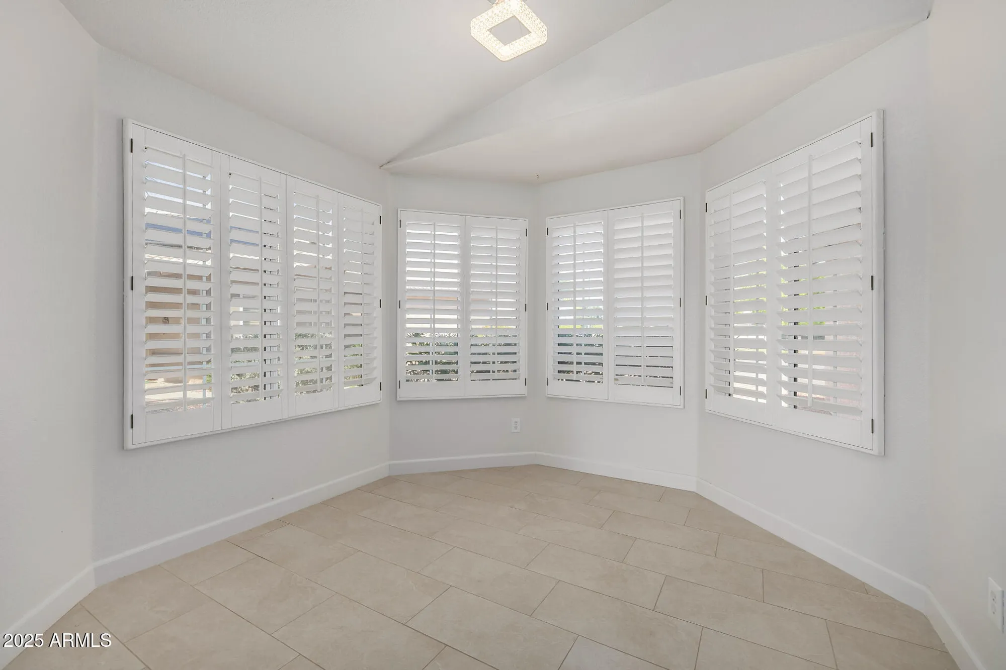 Property Slideshow image 5 of 28 | 10659 w yukon dr, Peoria, AZ, 85382