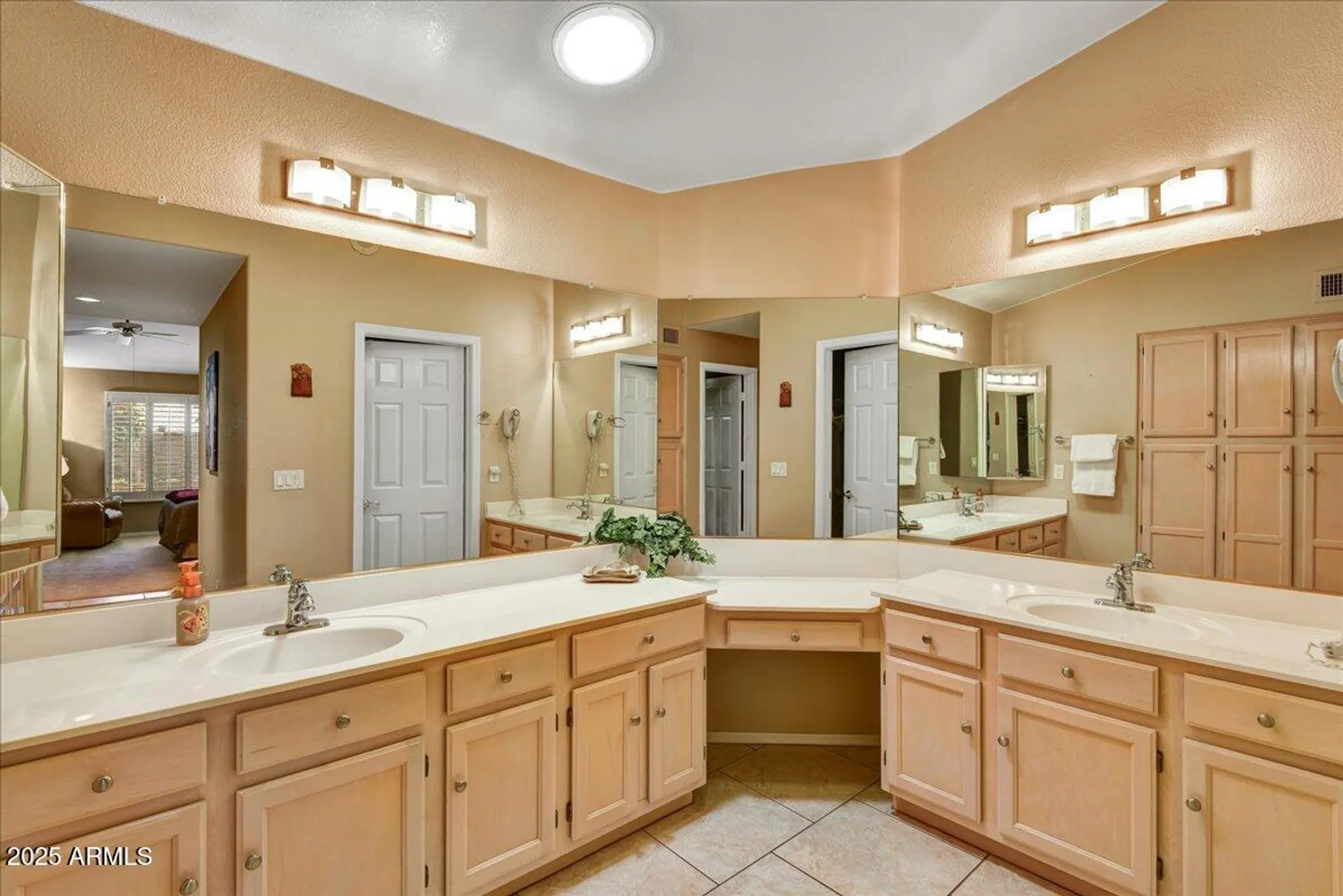 Property Slideshow image 13 of 30 | 9013 w marco polo rd, Peoria, AZ, 85382