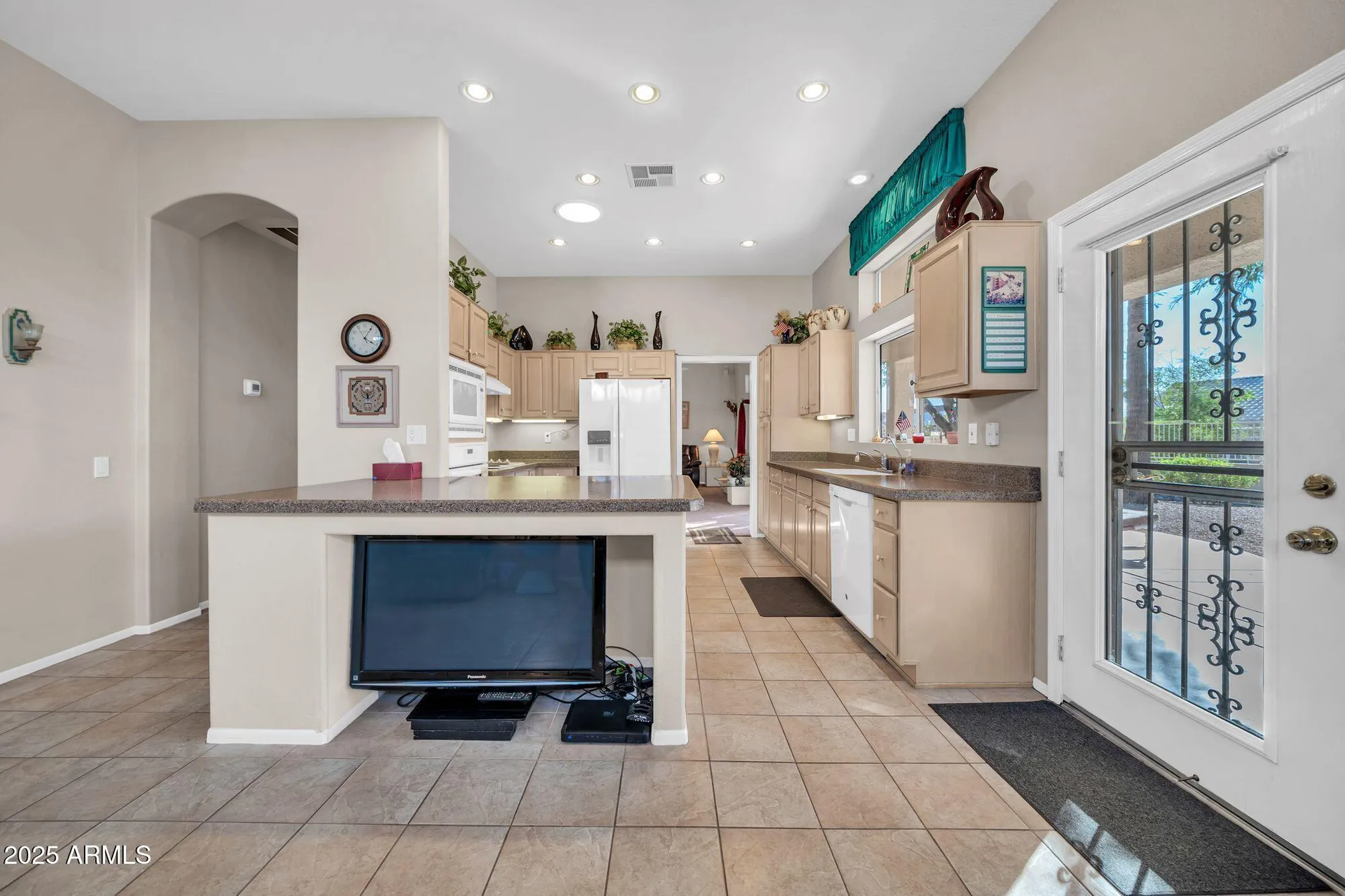 Property Slideshow image 13 of 50 | 23120 n drifter way, Sun City West, AZ, 85375