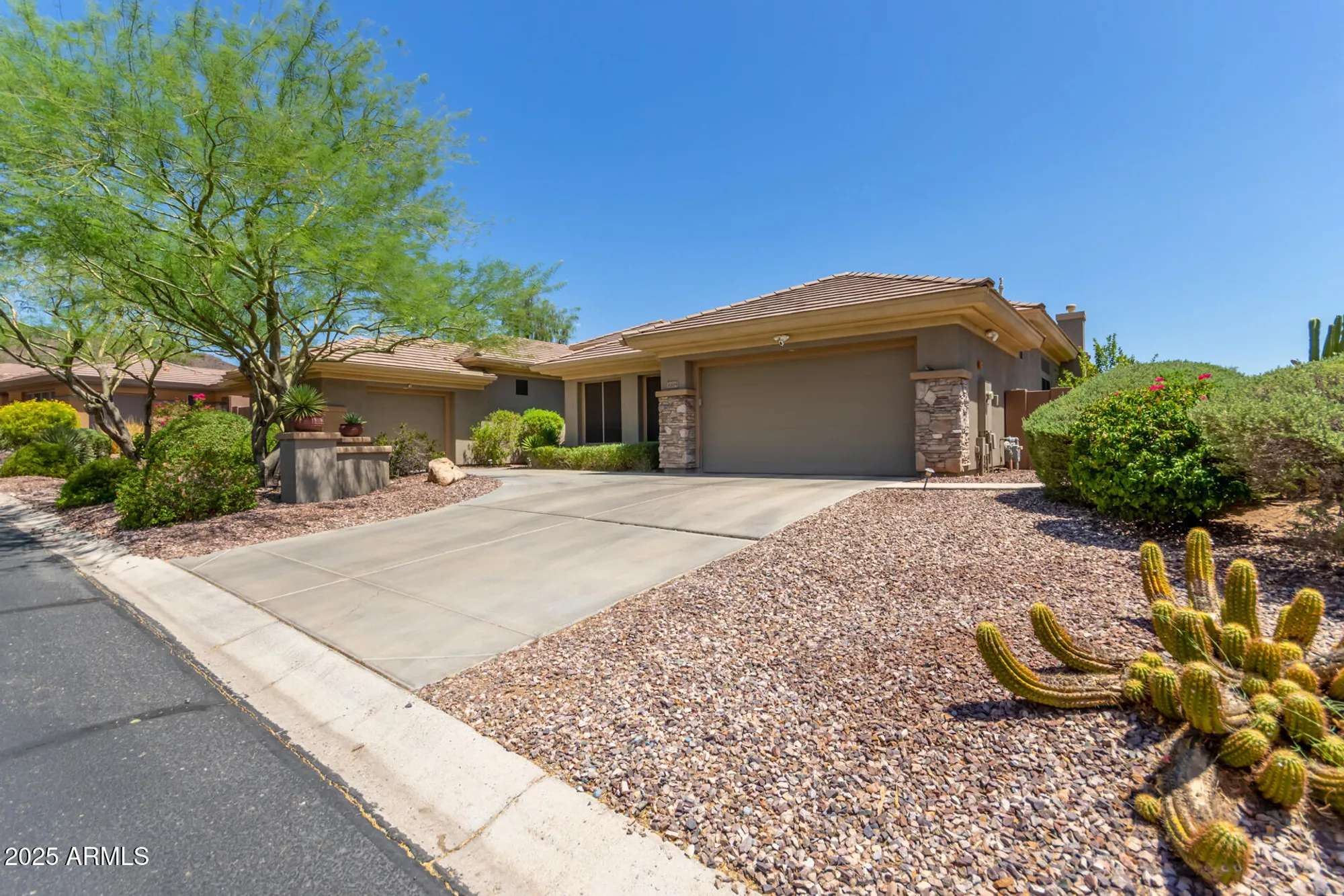 Property Slideshow image 3 of 64 | 41619 n river bend rd, Anthem, AZ, 85086