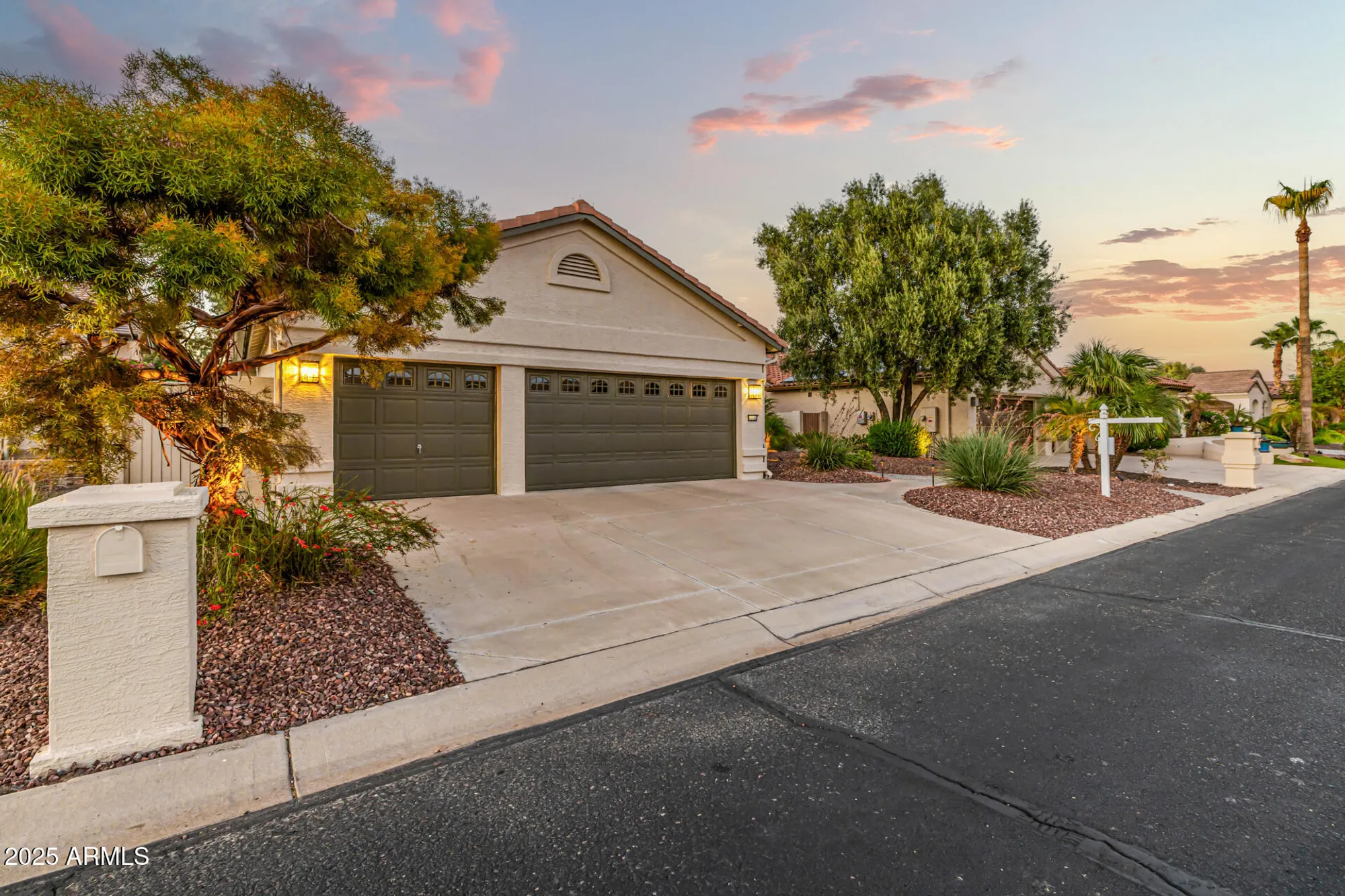 Property Slideshow image 7 of 80 | 16086 w cambridge ave, Goodyear, AZ, 85395