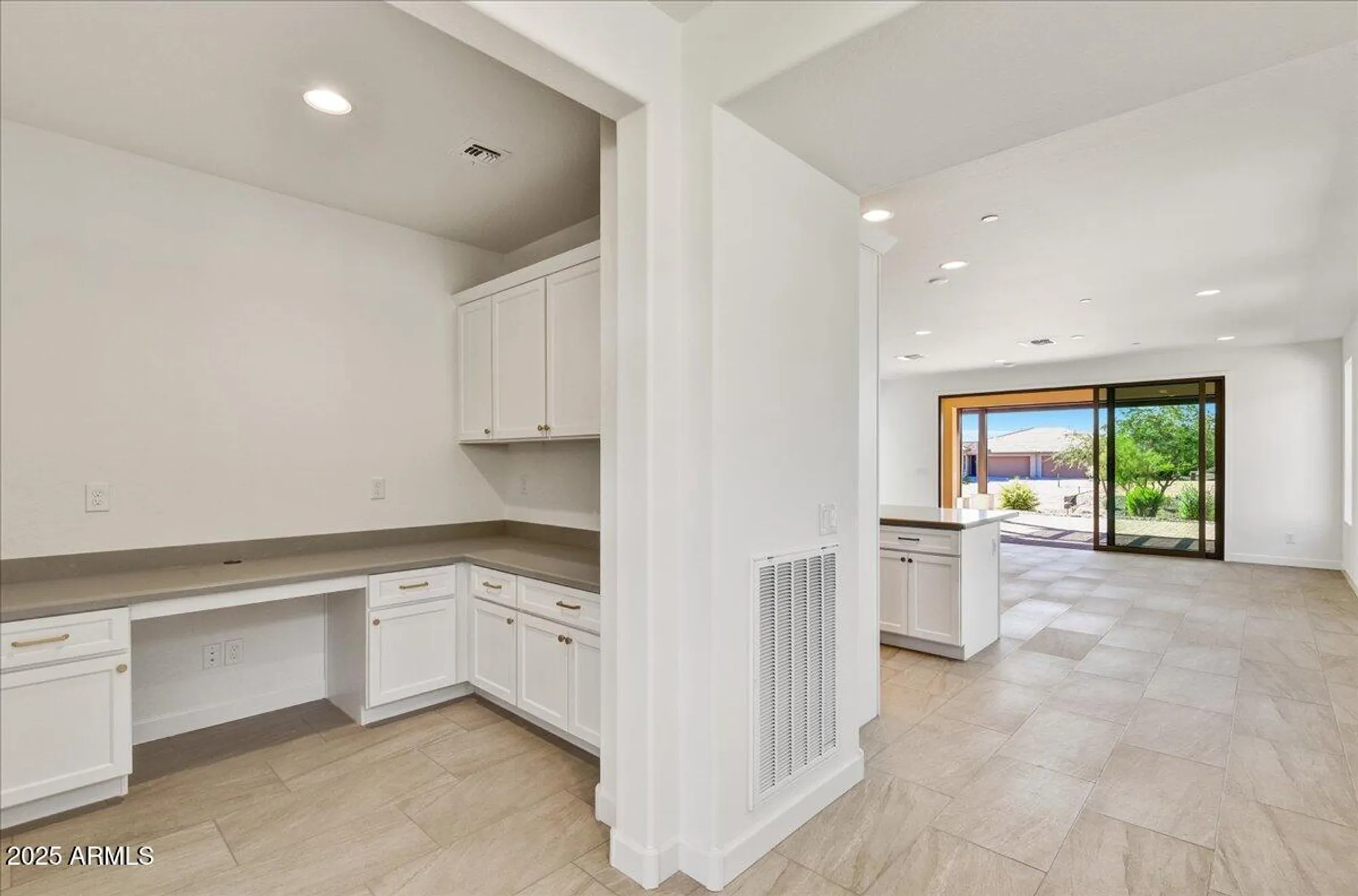 Property Slideshow image 7 of 53 | 18209 e spring valley ct, Rio Verde, AZ, 85263