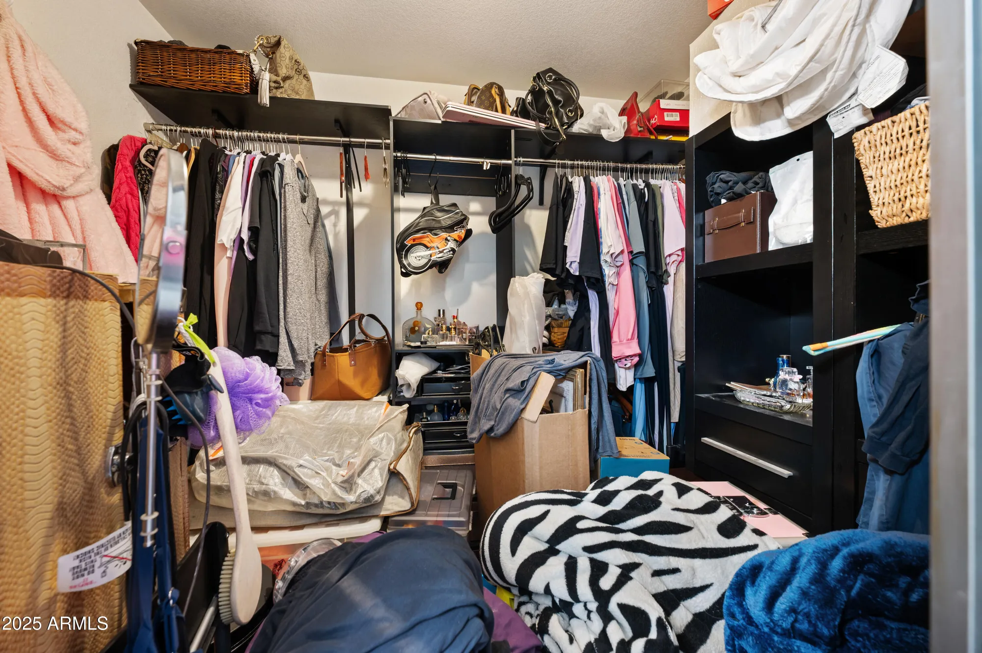 Property Slideshow image 21 of 32 | 5518 e lindstrom ln 1011, Mesa, AZ, 85215