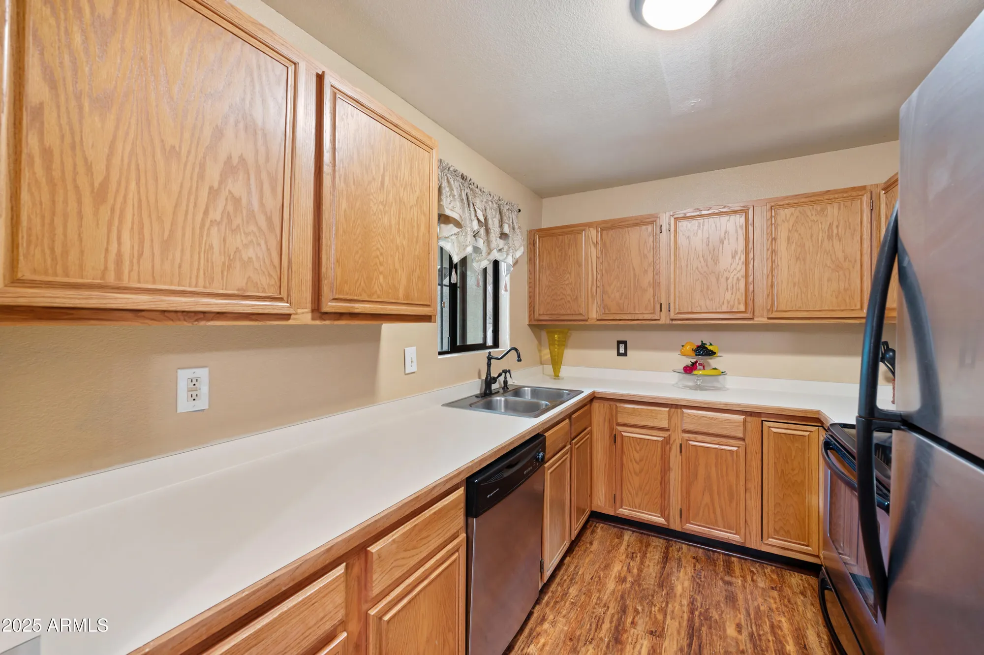 Property Slideshow image 10 of 32 | 5518 e lindstrom ln 1011, Mesa, AZ, 85215