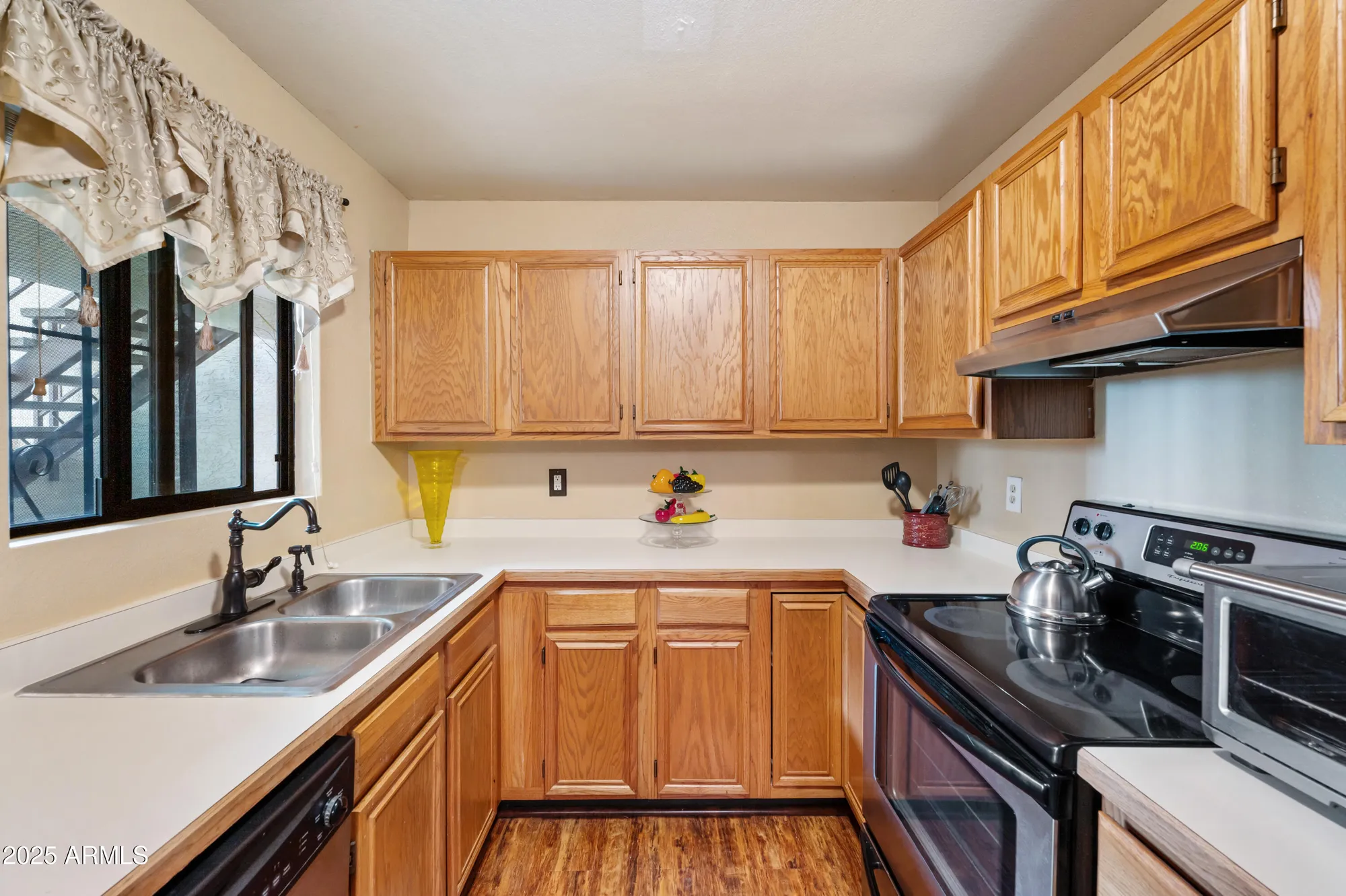Property Slideshow image 11 of 32 | 5518 e lindstrom ln 1011, Mesa, AZ, 85215