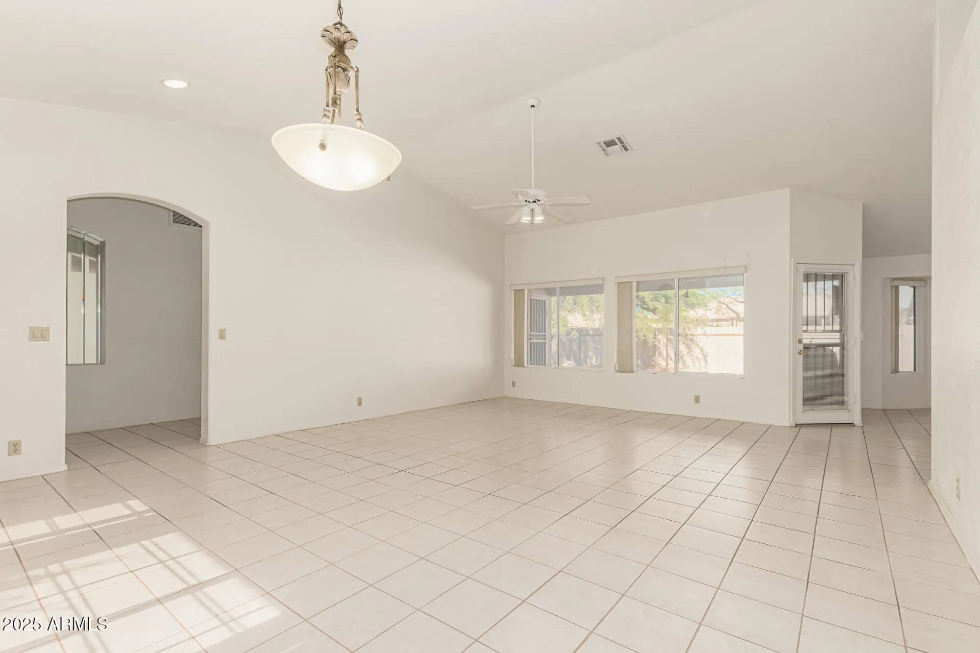 Property Slideshow image 4 of 33 | 8737 w kimberly way, Peoria, AZ, 85382