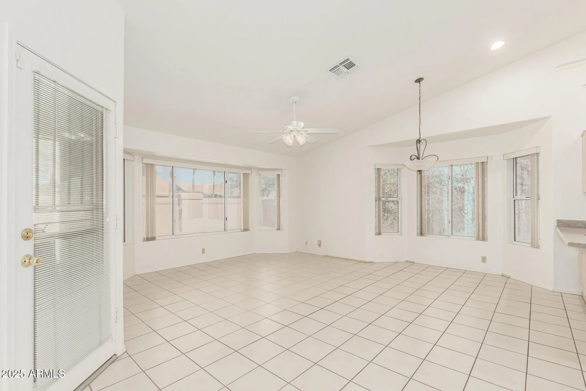 Property Slideshow image 7 of 33 | 8737 w kimberly way, Peoria, AZ, 85382