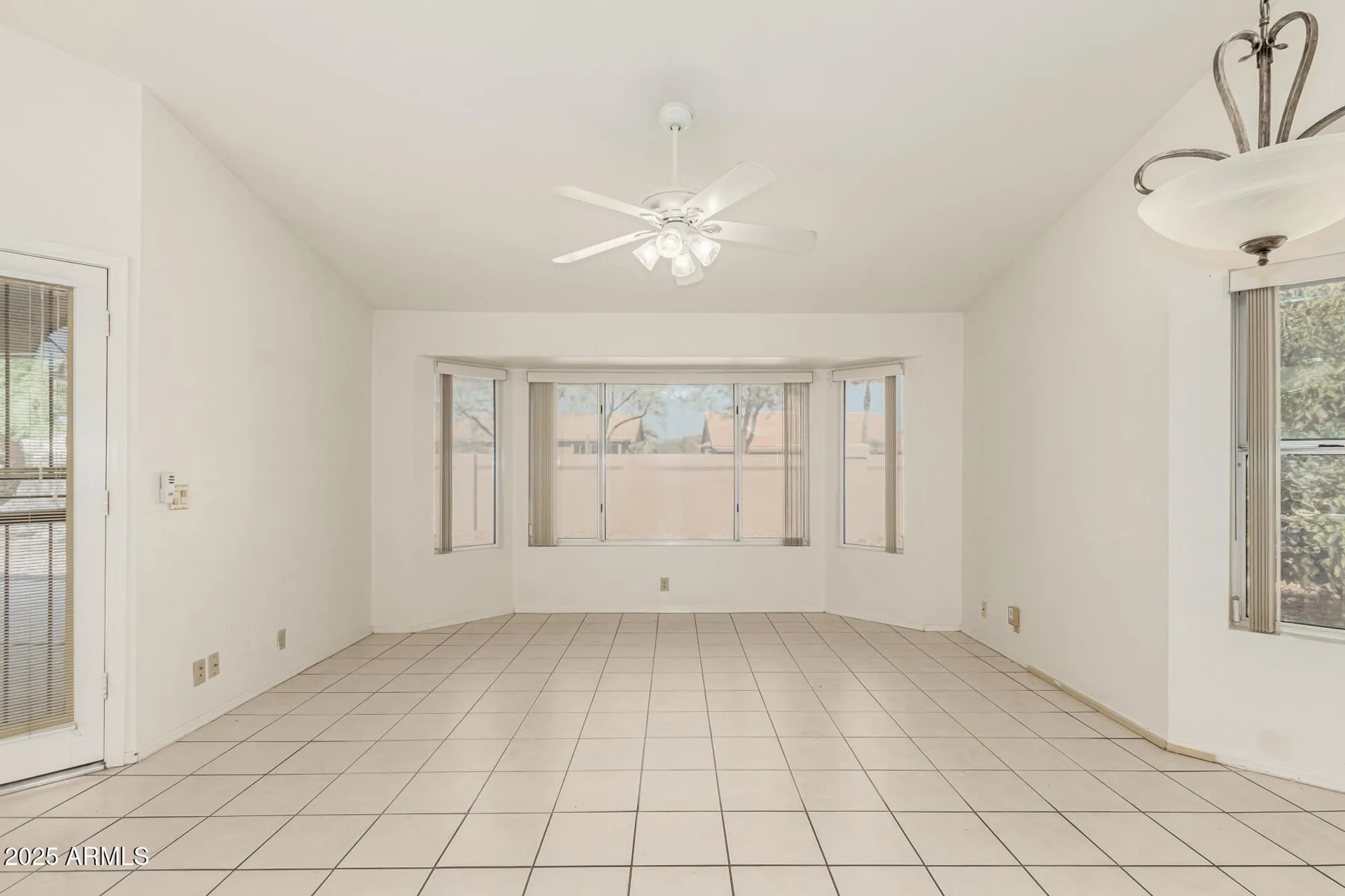 Property Slideshow image 8 of 33 | 8737 w kimberly way, Peoria, AZ, 85382