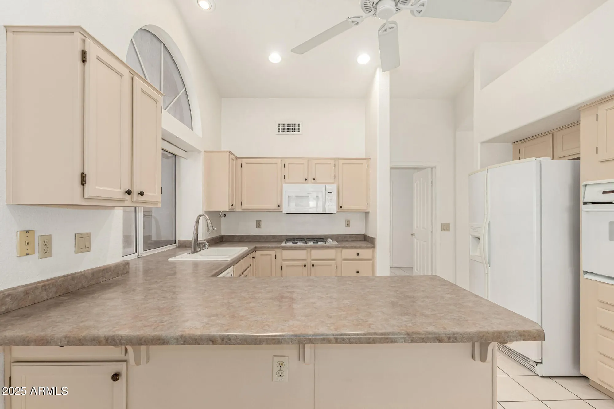 Property Slideshow image 12 of 33 | 8737 w kimberly way, Peoria, AZ, 85382