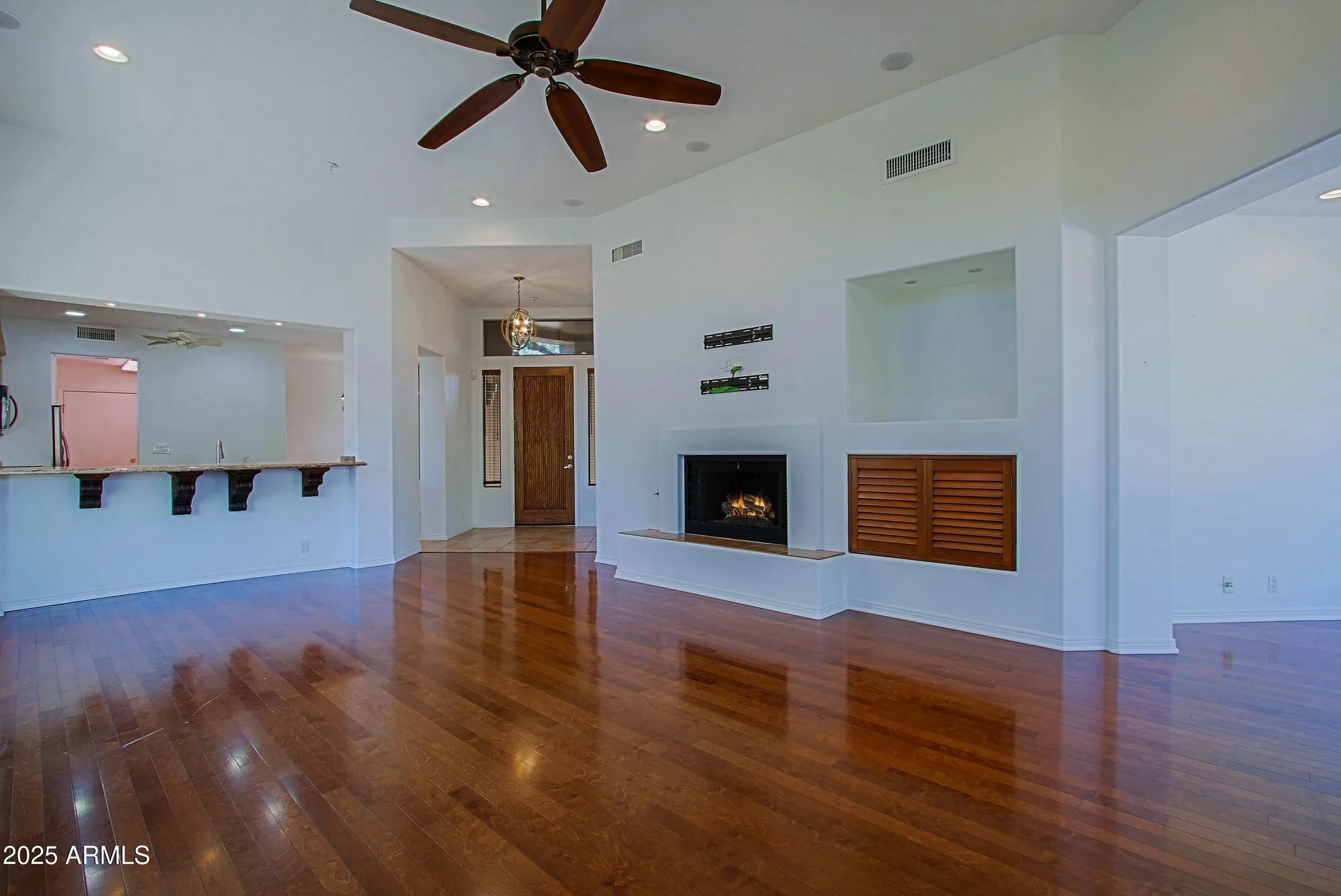 Property Slideshow image 8 of 82 | 6950 e bramble berry ln, Scottsdale, AZ, 85266