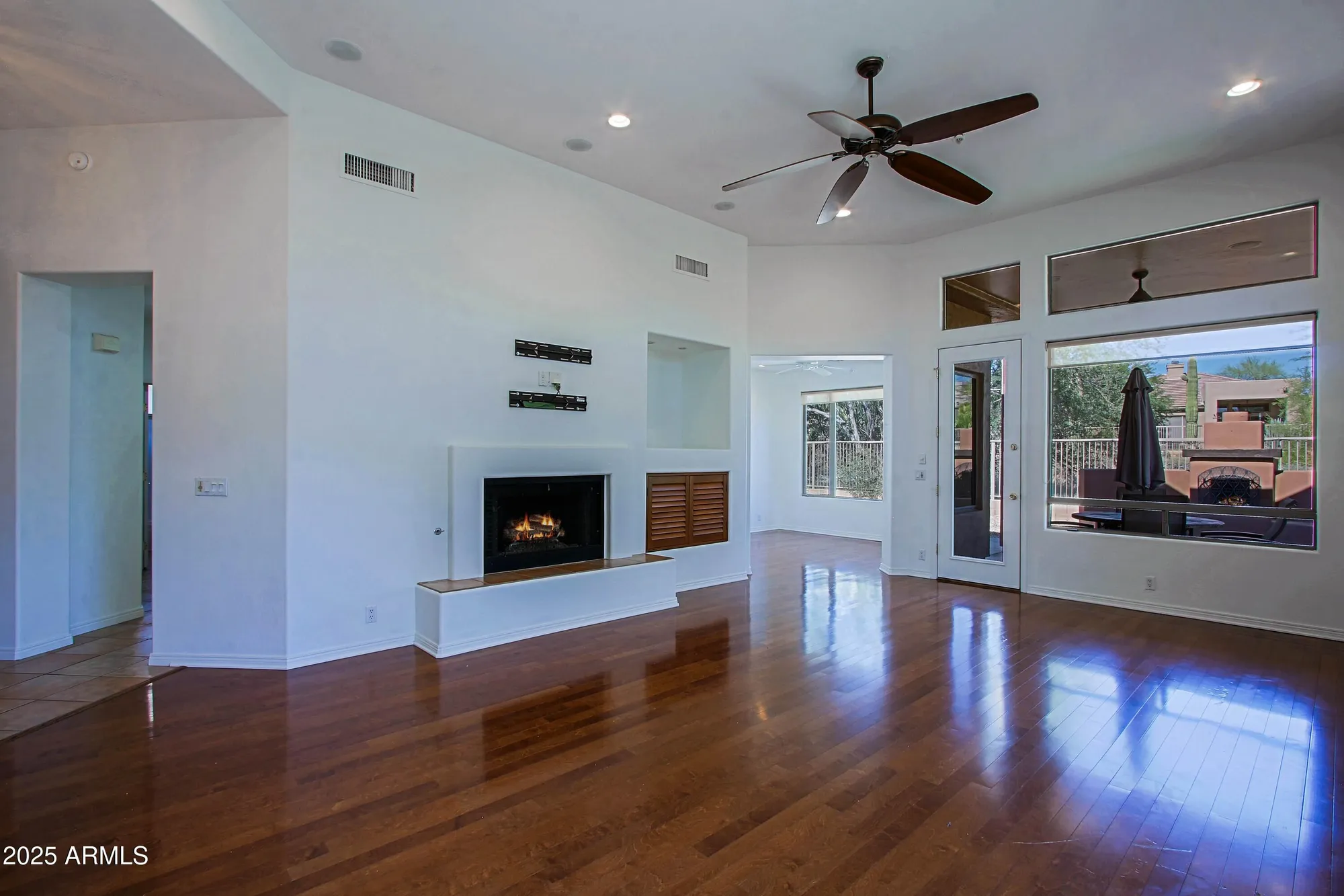 Property Slideshow image 3 of 82 | 6950 e bramble berry ln, Scottsdale, AZ, 85266